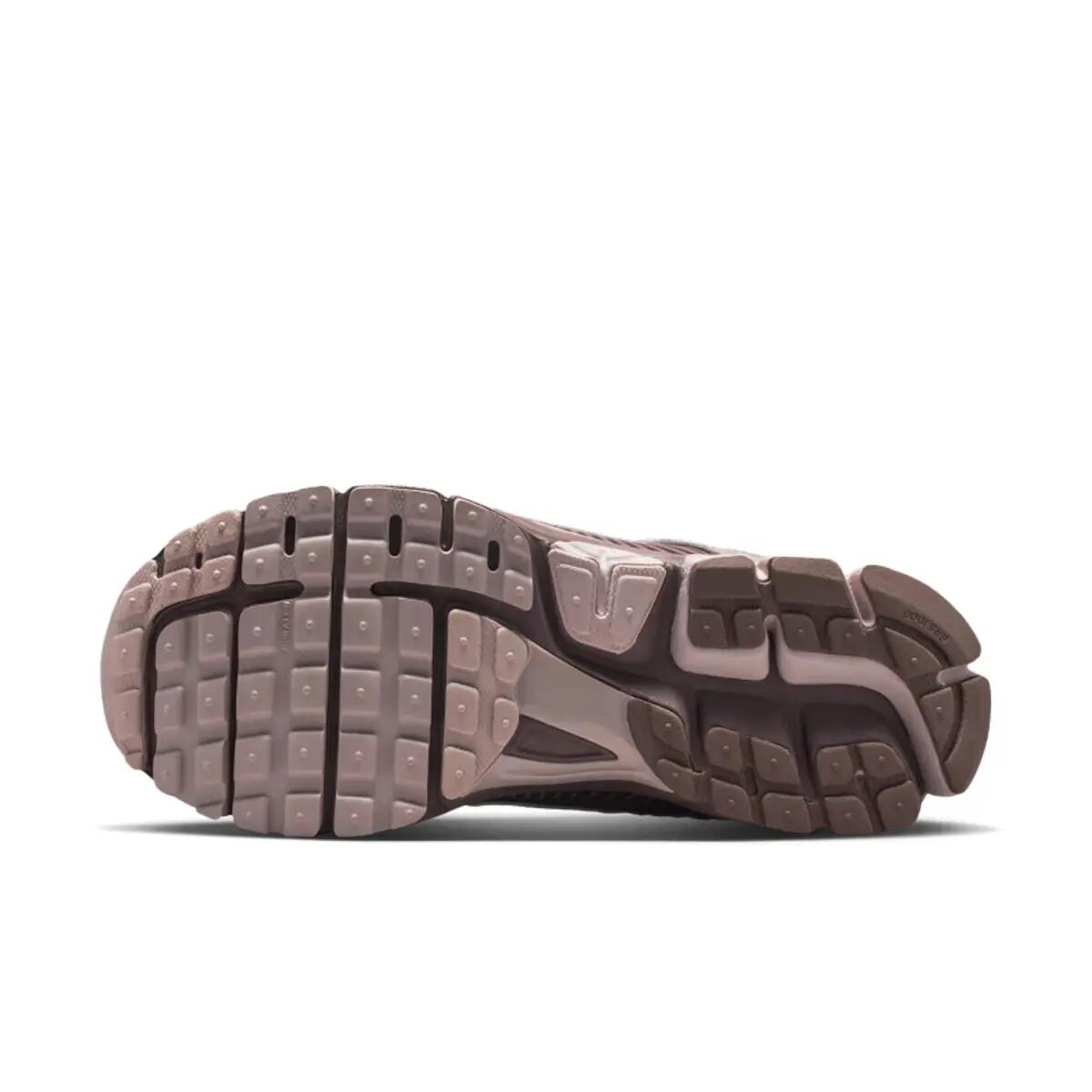 Nike Zoom Vomero 5 Tattoo Particle Rose (Women's) 2/6