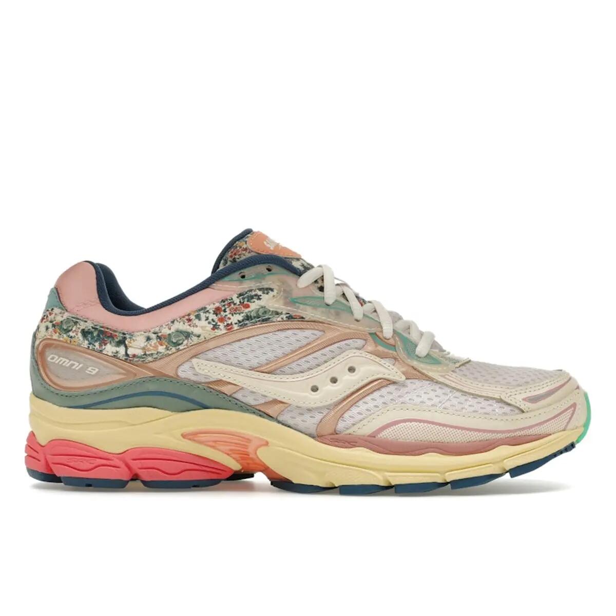 SAUCONY picture