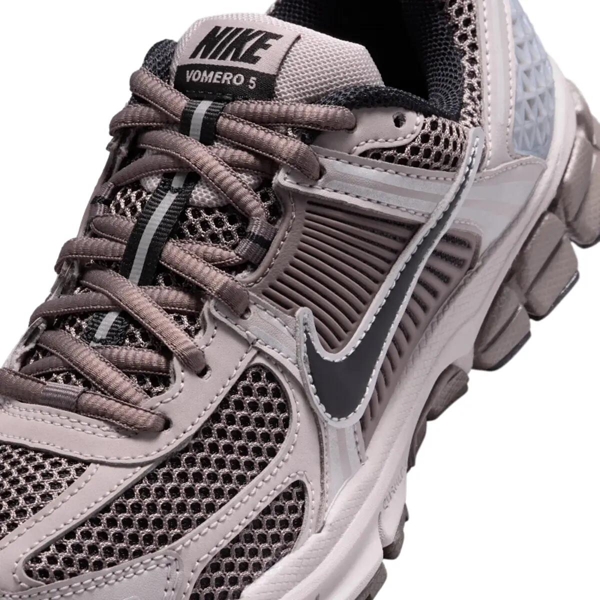 Nike Zoom Vomero 5 College Grey Black-Cave Stone (GS) 6/6