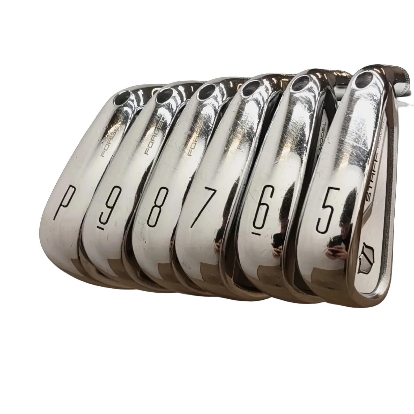 Wilson Staff Model 2025 IJzerset / 5-PW / Flex Regular / Staal 2/5