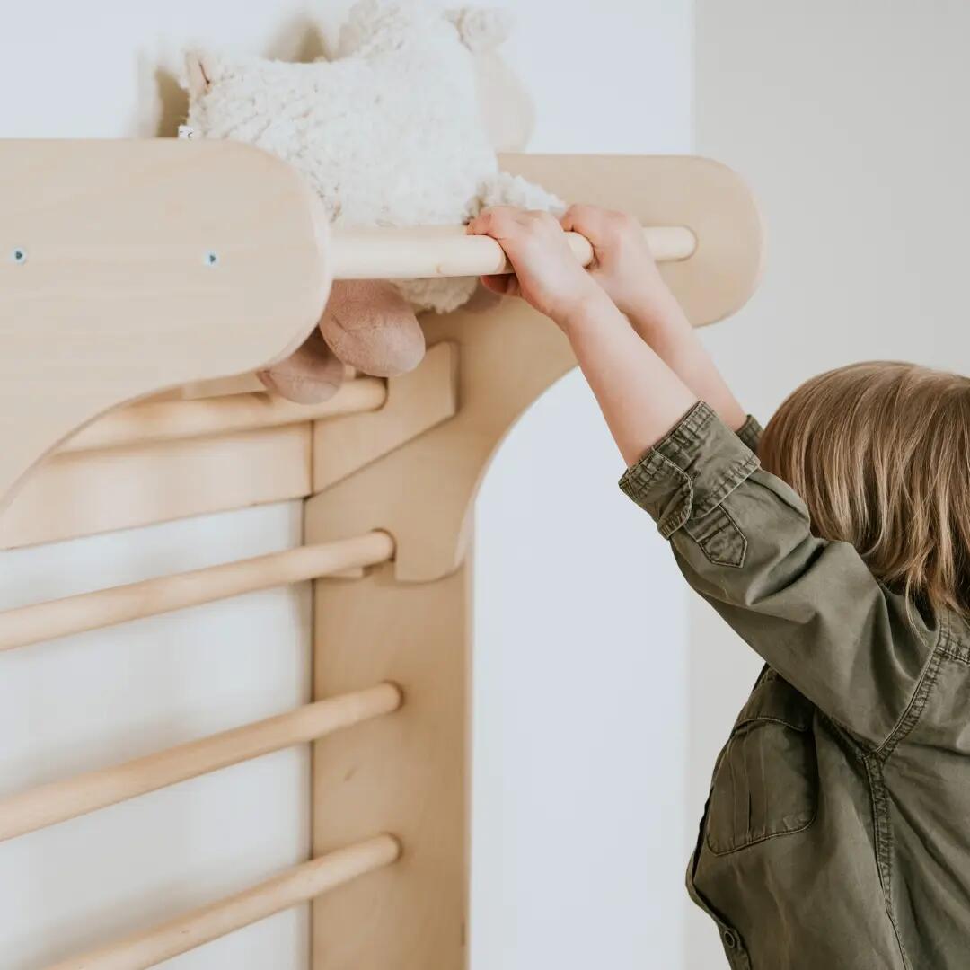Triángulo Pikler y espaldera sueca 2-en-1 para niños - Madera natural 7/9
