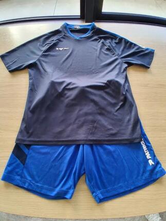 Tussen Particulieren - Voetbal kleding maat smal