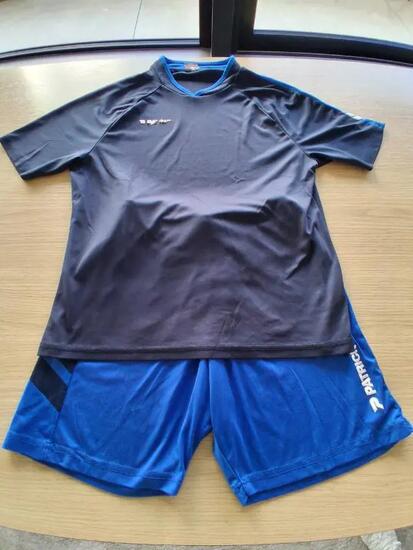 Tussen Particulieren - Voetbal kleding maat smal