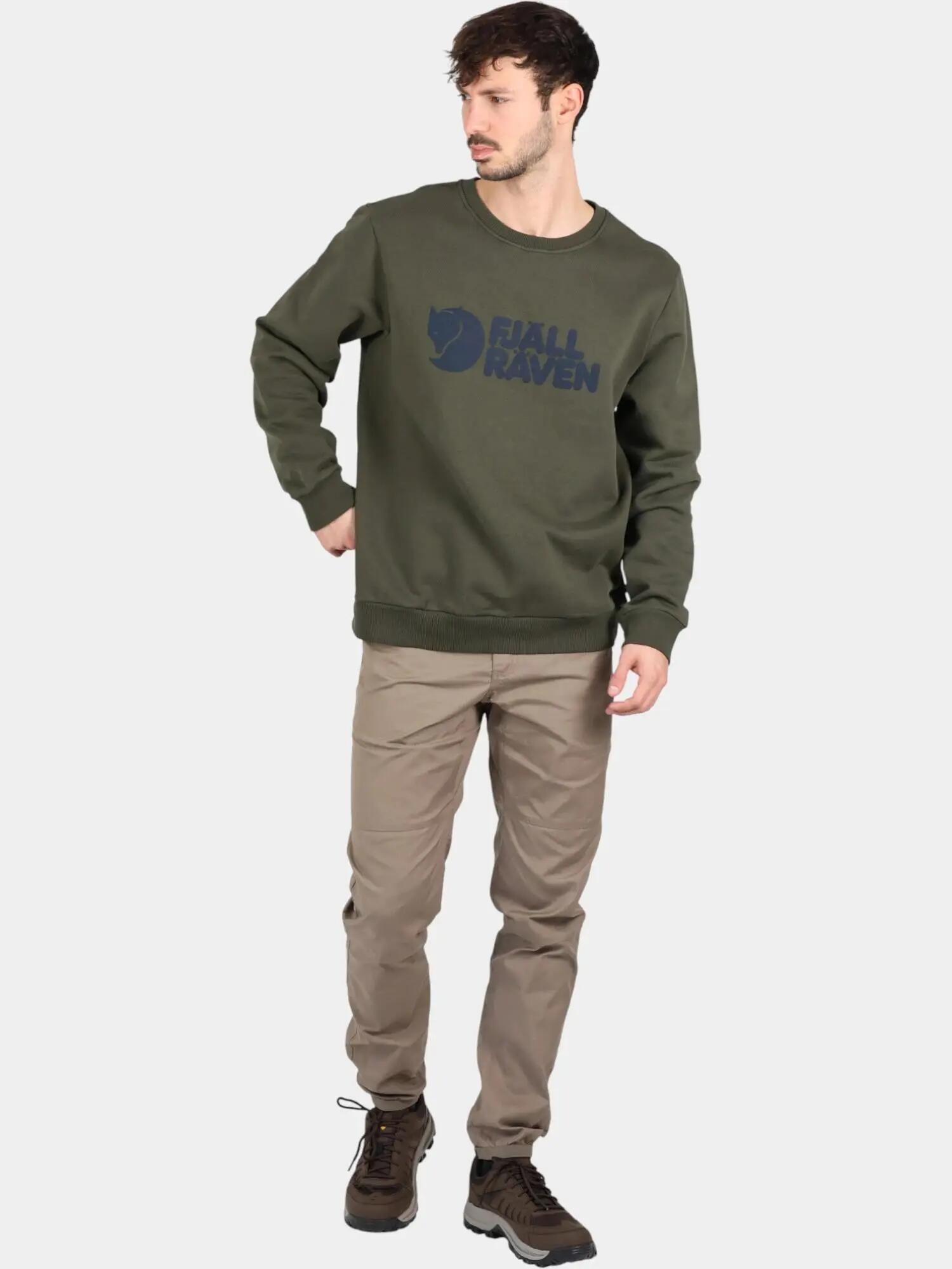 Sudadera Verde Fjallraven Logo Sweater Deep Forest Clásica y Atemporal 4/5