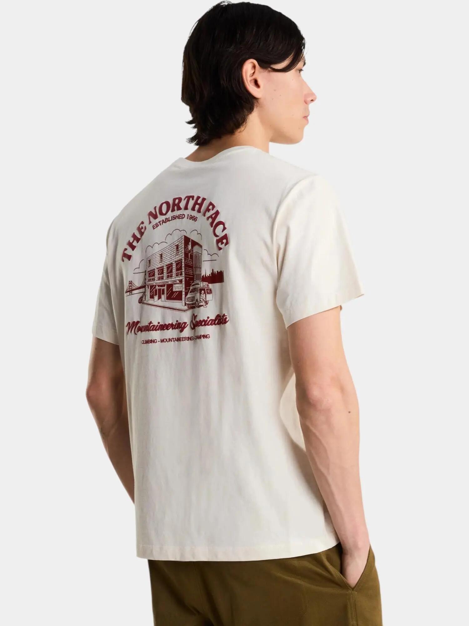 Camiseta deportiva para hombre de la tienda original de The North Face. 2/6