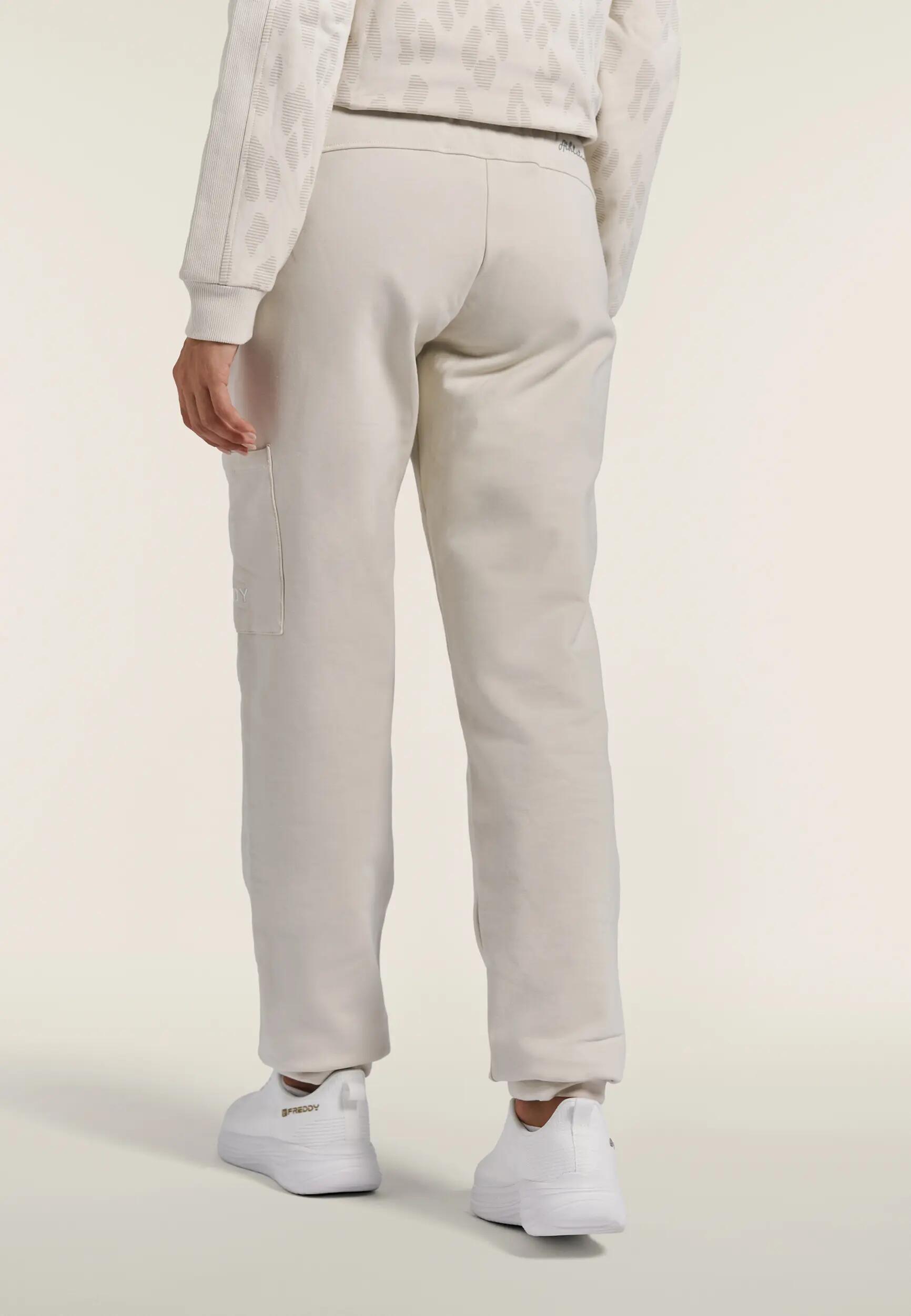 Pantalon de sport pour femmes à coupe classique avec poche cargo 3/6