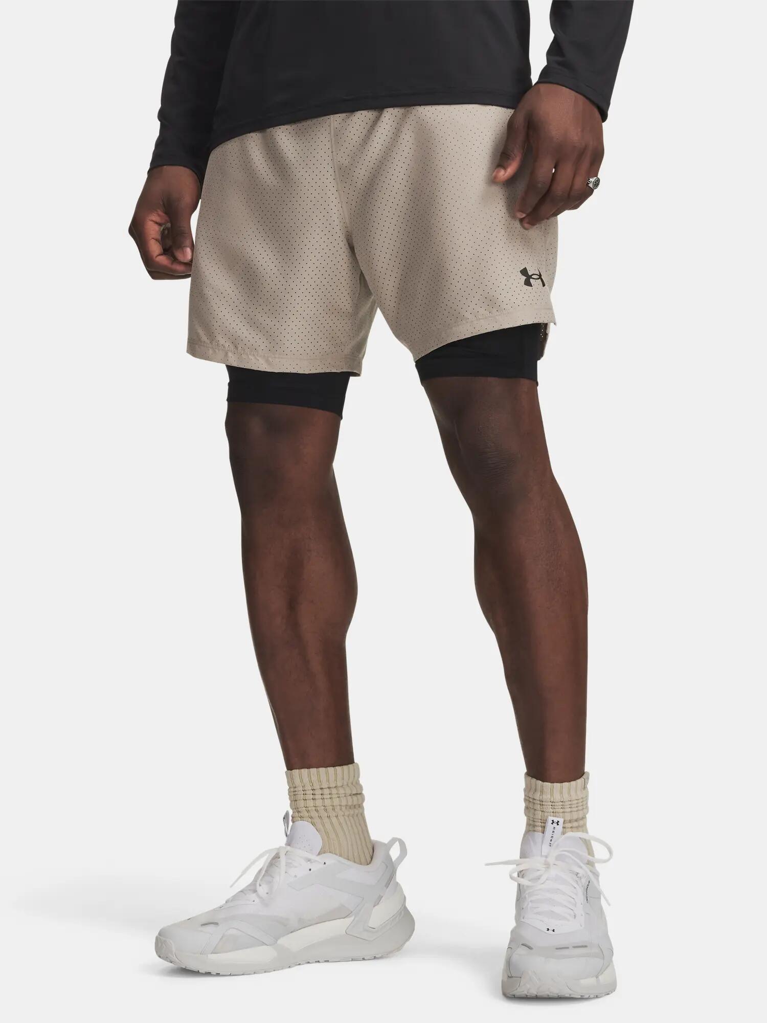 UNDER ARMOUR picture