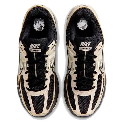 Herren universal Schuhe Nike Zoom Vomero 5 3/7