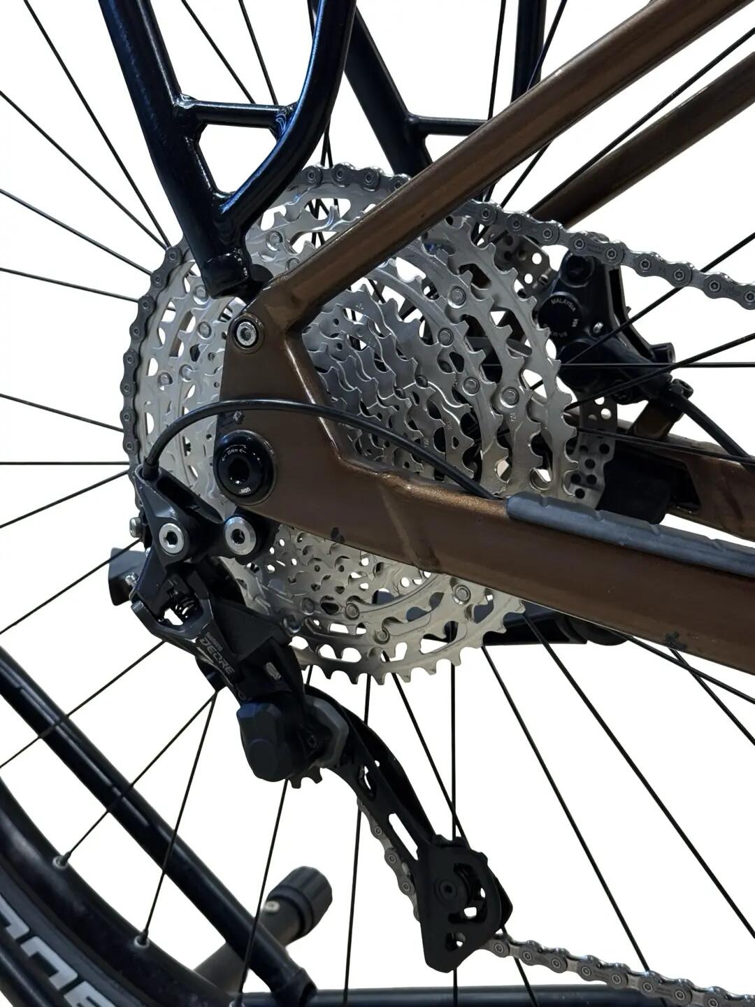 Segunda Vida - Bicicleta E-montaña Focus Aventura² 6.8 Shimano- Como nuevo 14/15