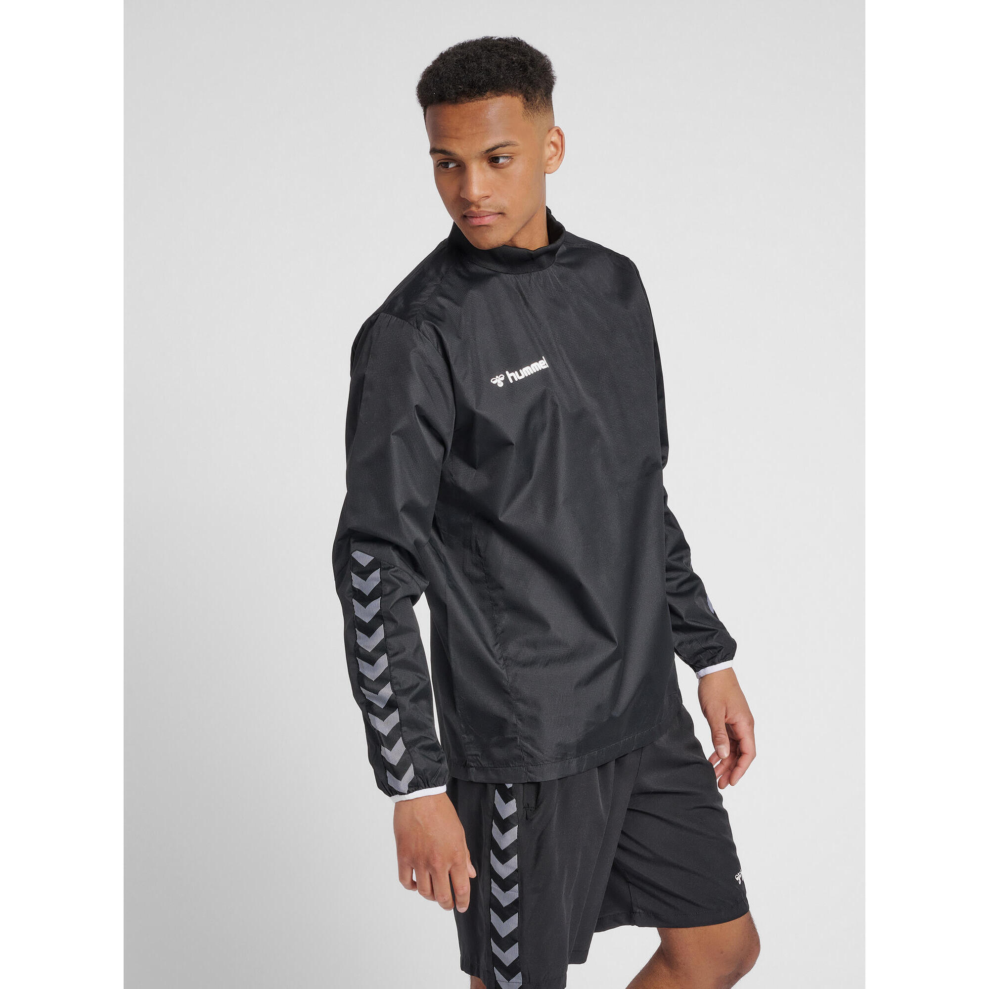 Kurtka przeciwdeszczowa Hummel Authentic Wind Breaker czarna