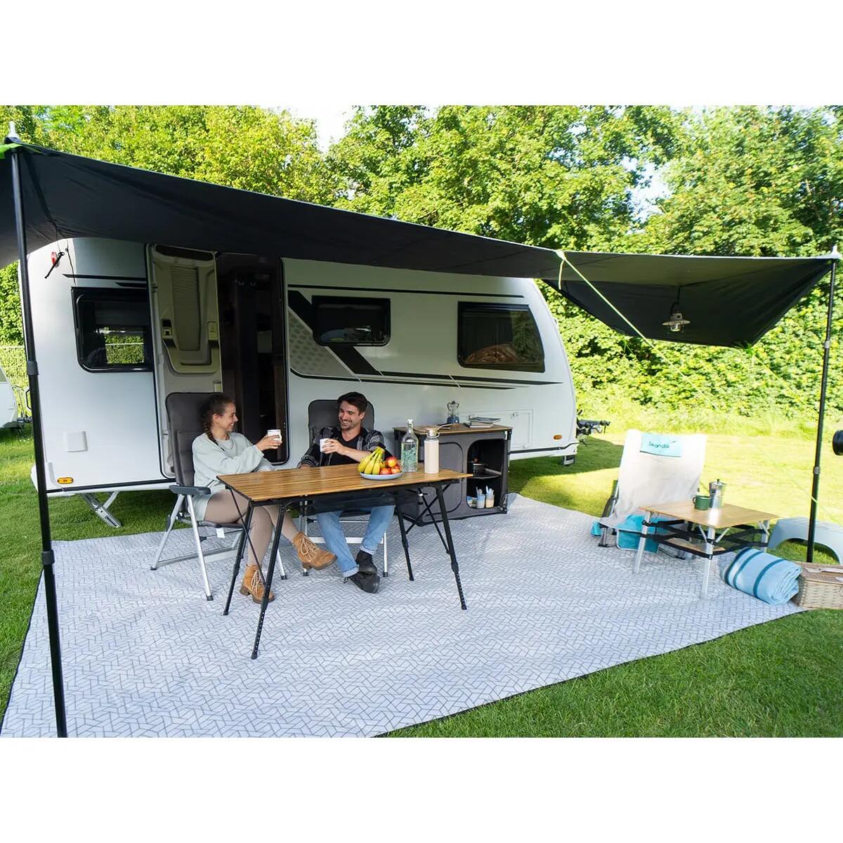 Luifel Freeway 300x240 - UV-bescherming voor caravans 4/14
