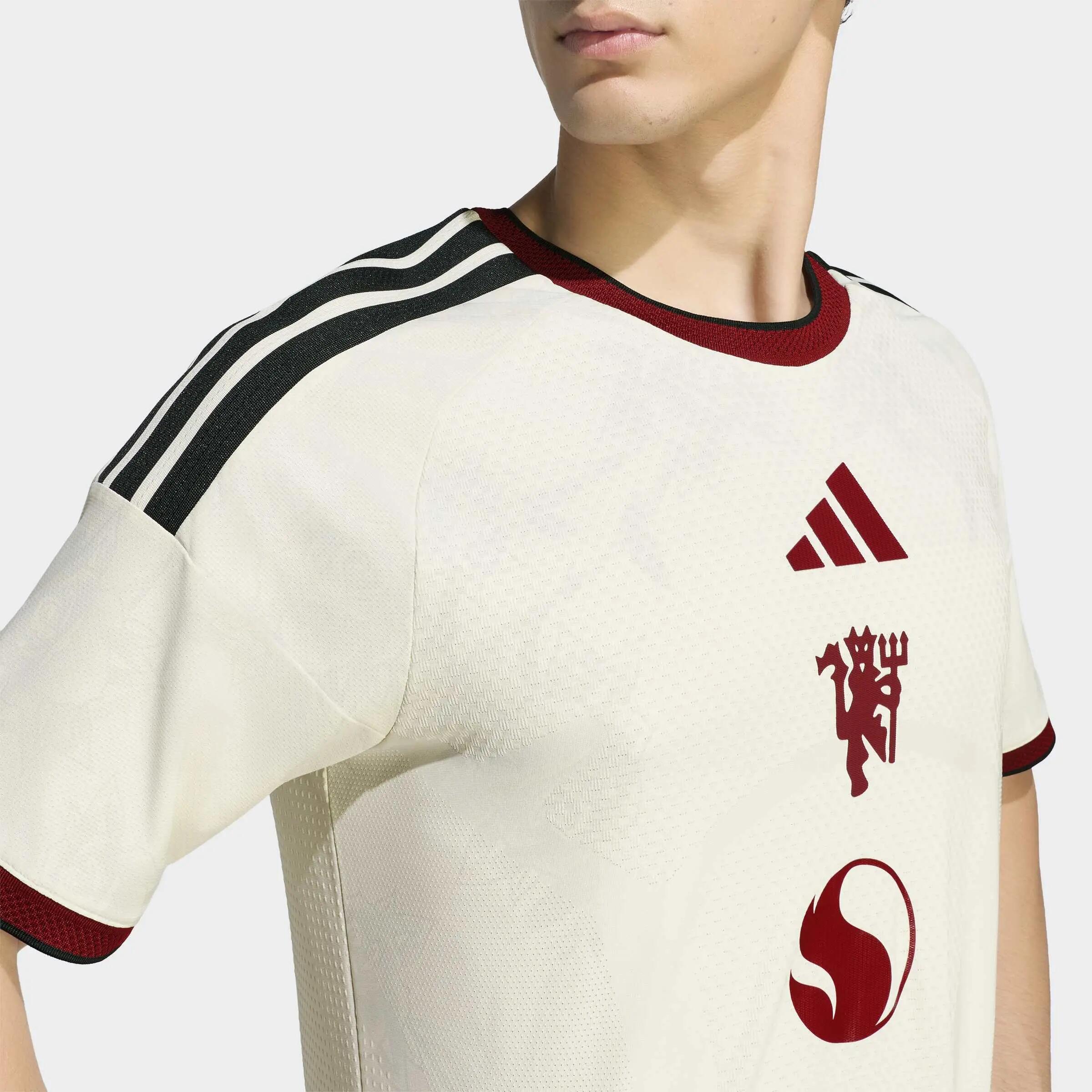 Camiseta de la tercera equipación del Manchester United 26/27 Authentic 9/15