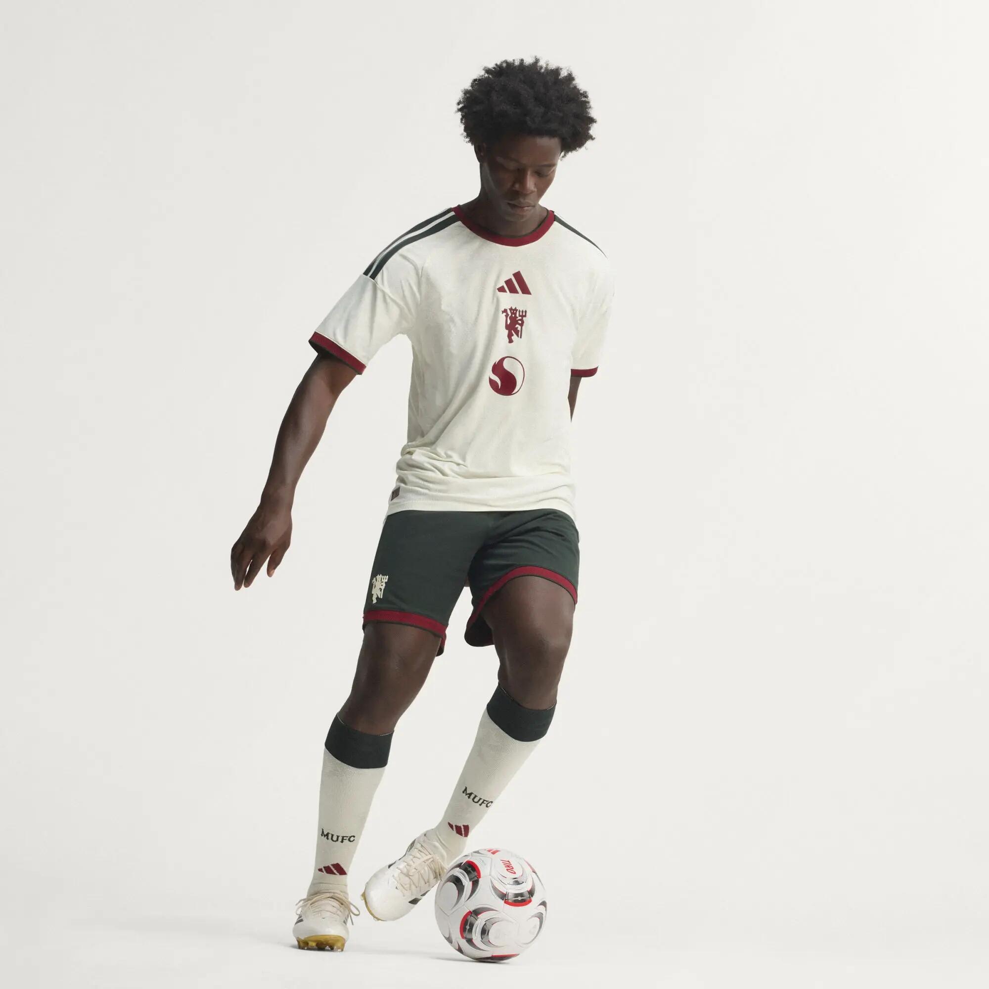 Camiseta de la tercera equipación del Manchester United 26/27 Authentic 7/15