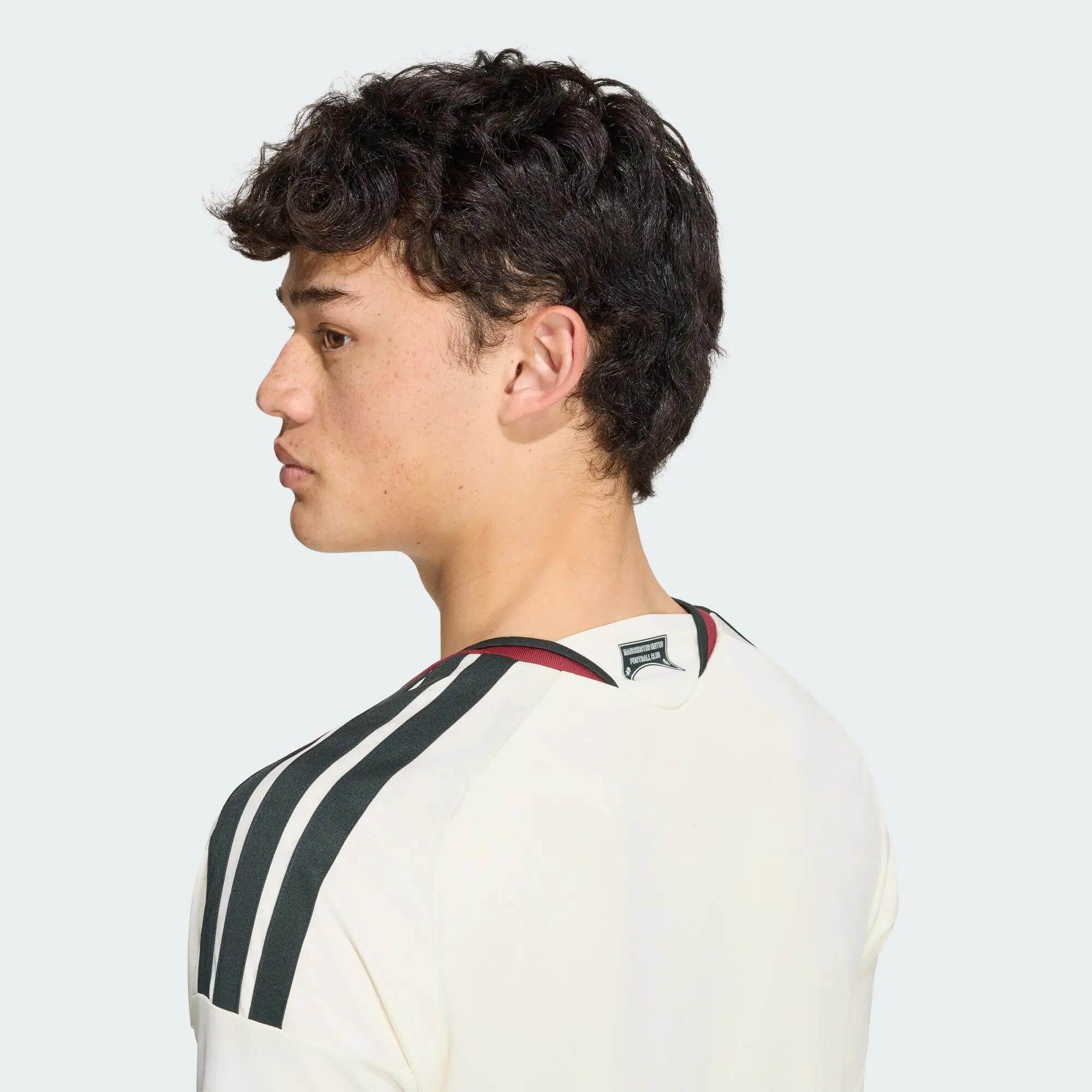 Camisola do Terceiro Equipamento 26/27 do Manchester United FC – Criança 10/10
