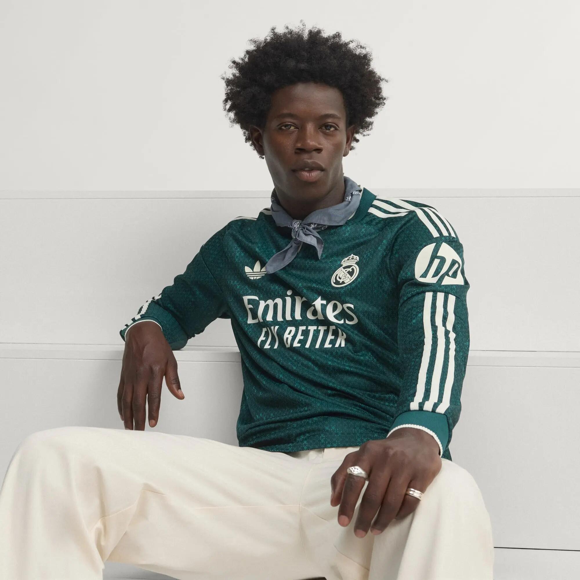 Maillot authentique à manches longues Extérieur Real Madrid 26/27 15/15