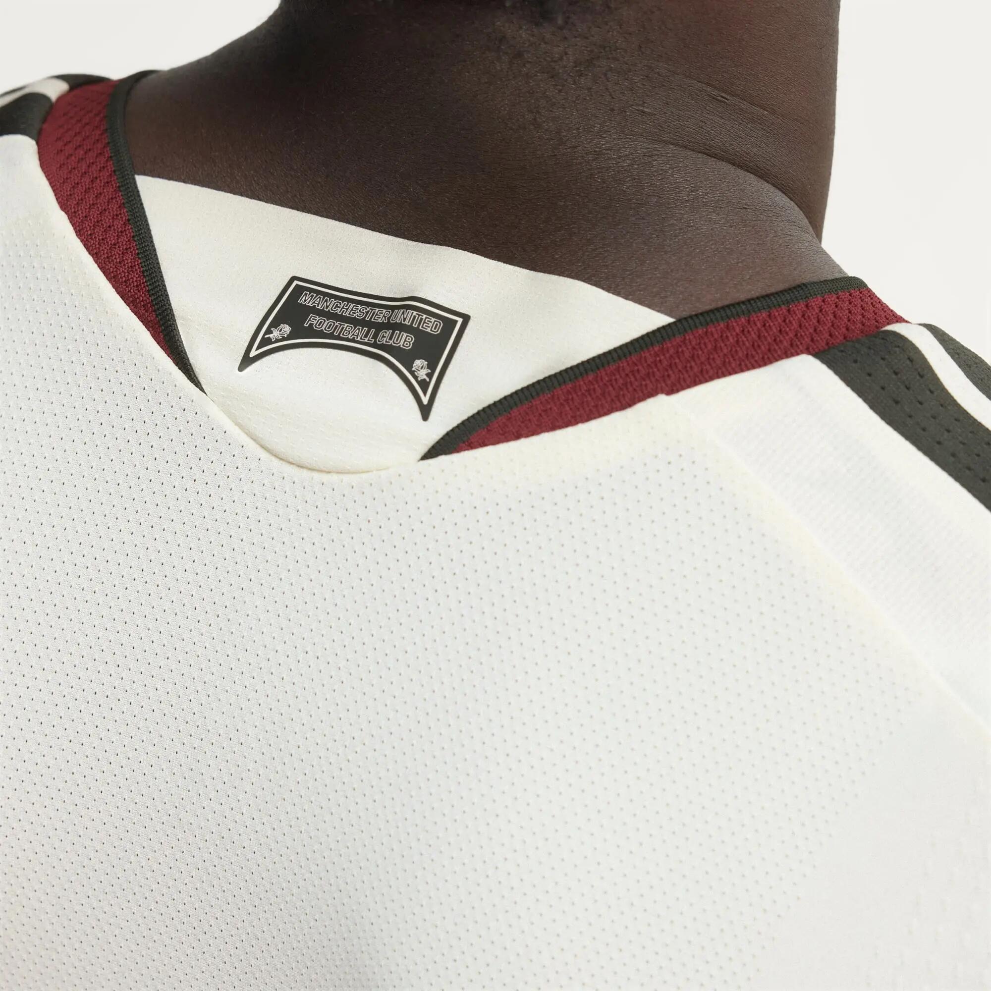 Camiseta de la tercera equipación del Manchester United 26/27 Authentic 14/15