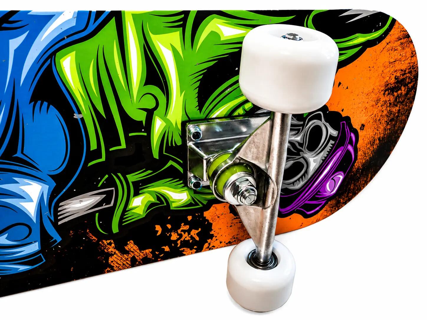 Sport-Skateboard mit Aluminium-Chassis und rutschfester Oberfläche für den Freiz 3/4