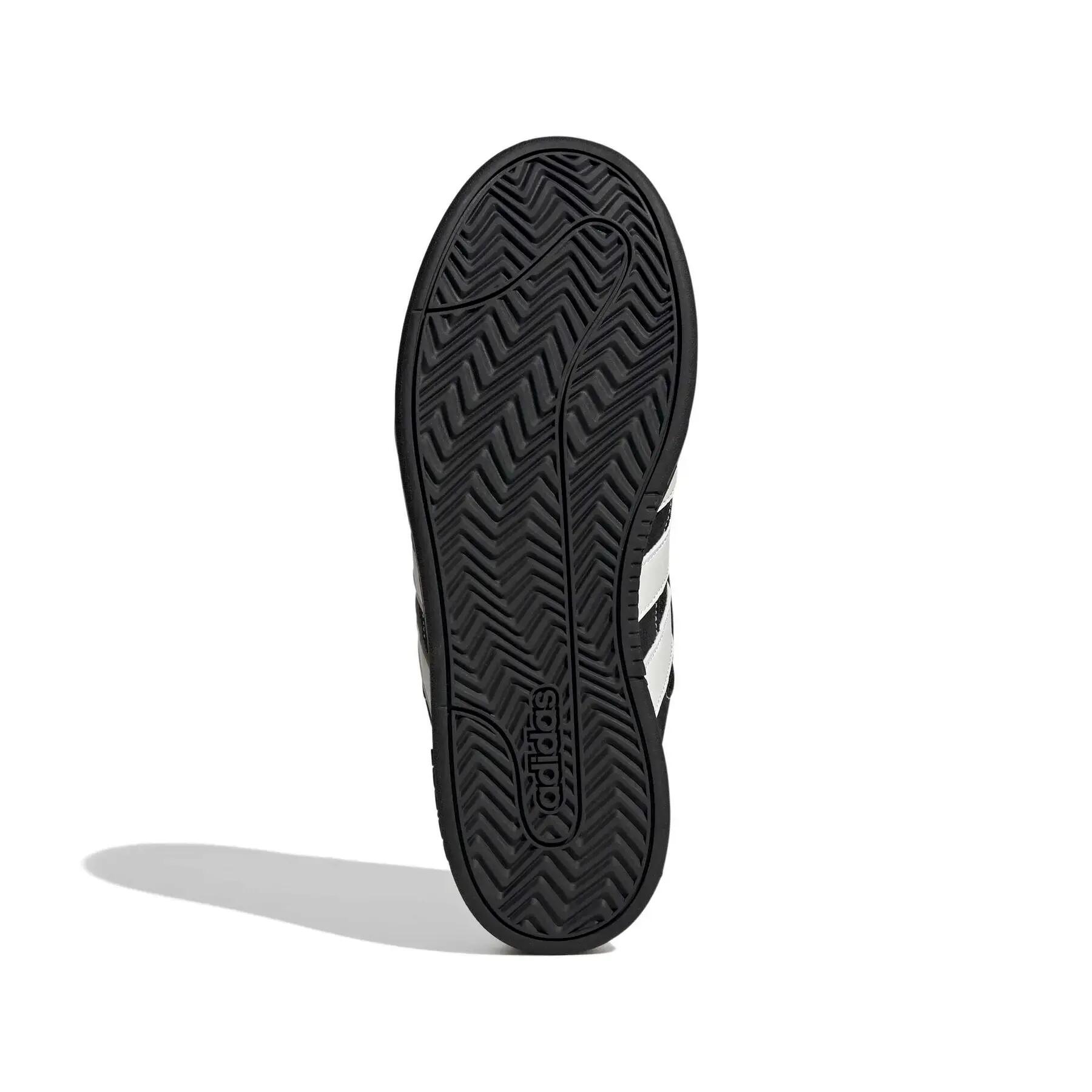 Baskets adidas Grand Court Alpha 6/7