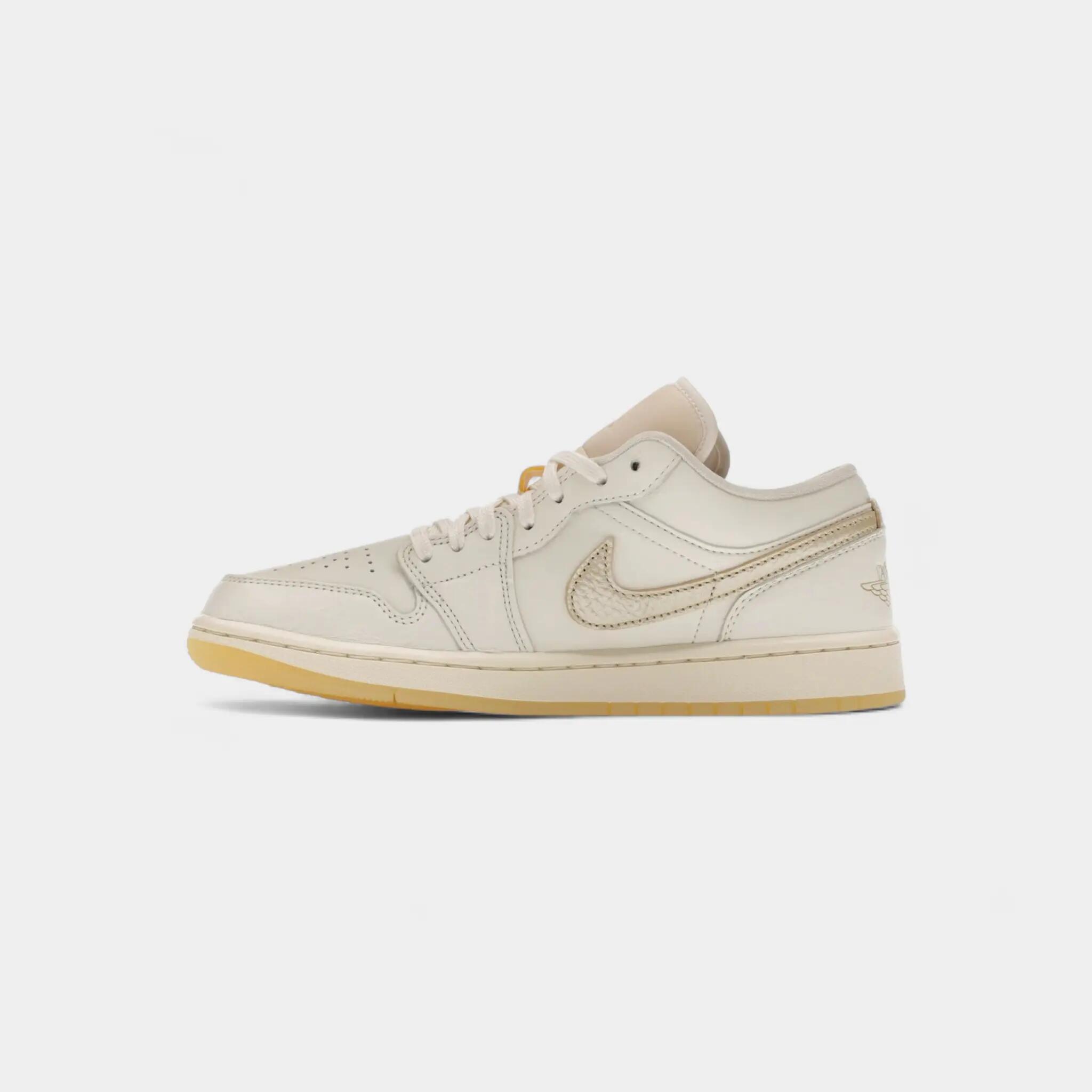Jordan 1 Low SE Metallic Team Gold (Women's) 4/5
