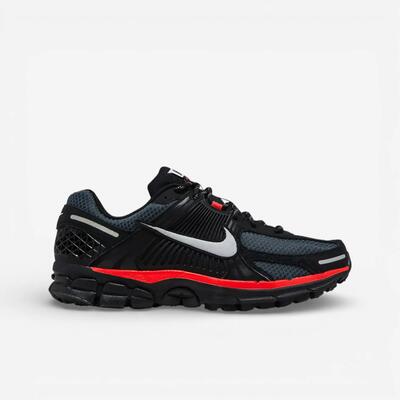 Nike zoom vomero 5 black metallic university red