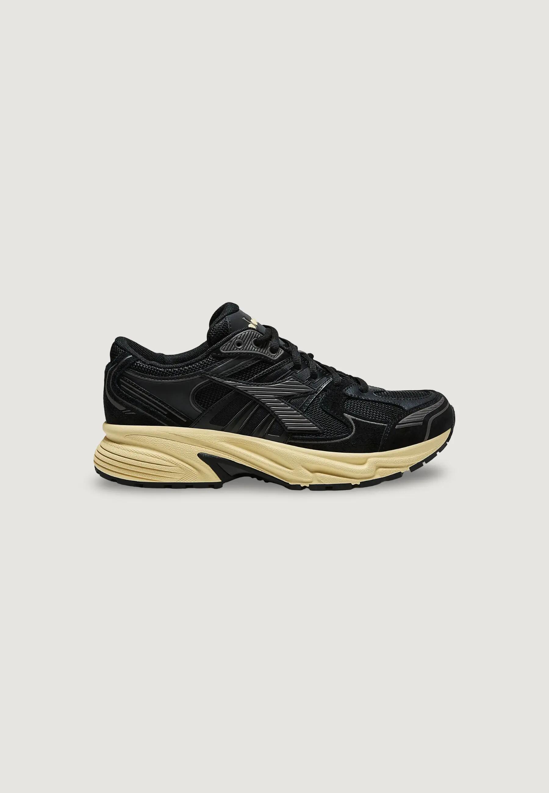 DIADORA picture