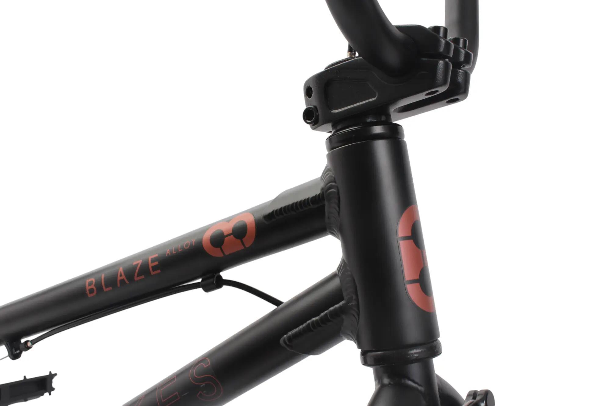 BMX dětské alu BLAZE AL černé 18" 9,3kg lehké odolné kolo 11/15