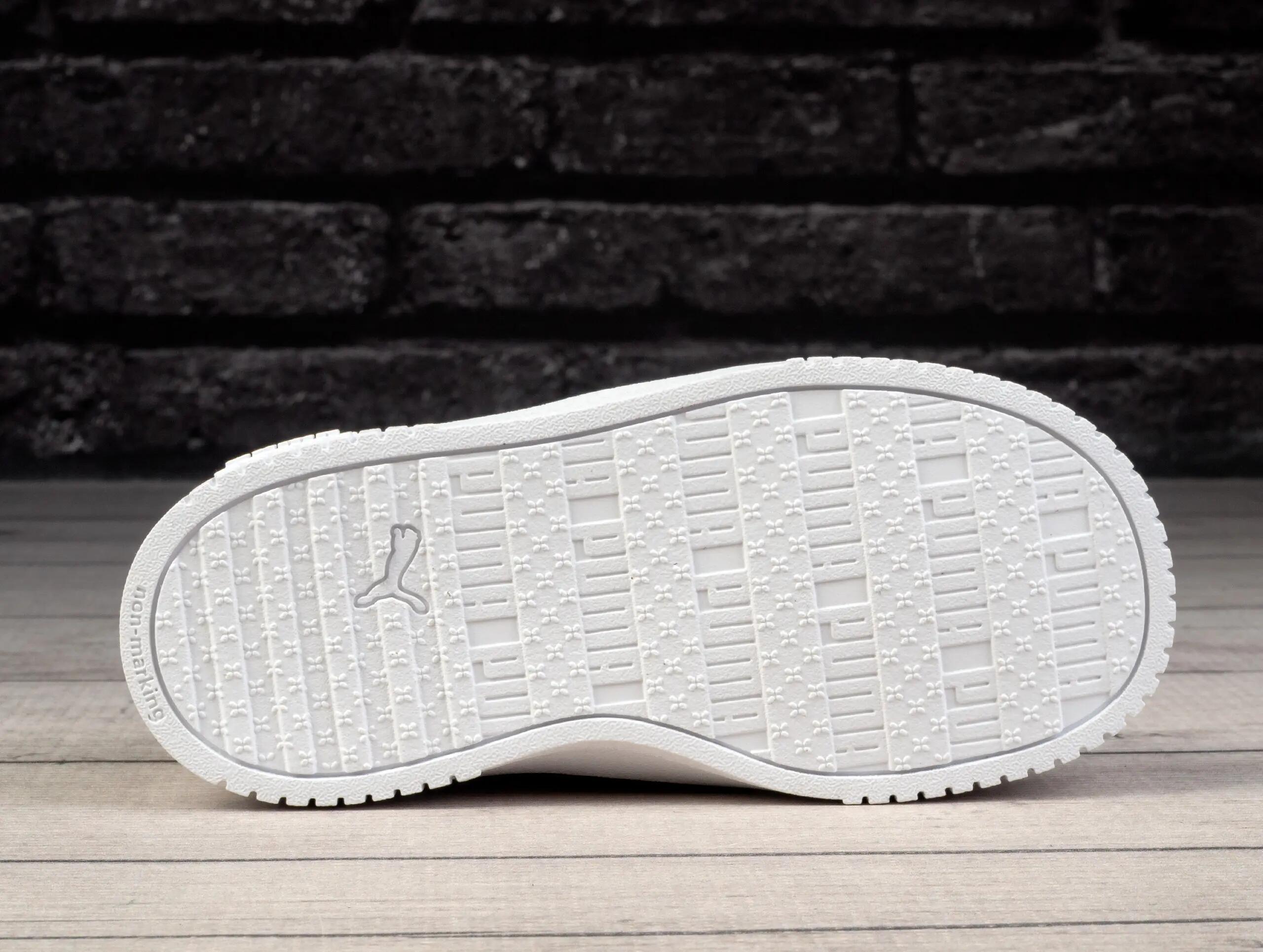 Buty dziecięce sportowe na rzep Puma CARINA 2.0 HOLO 5/6