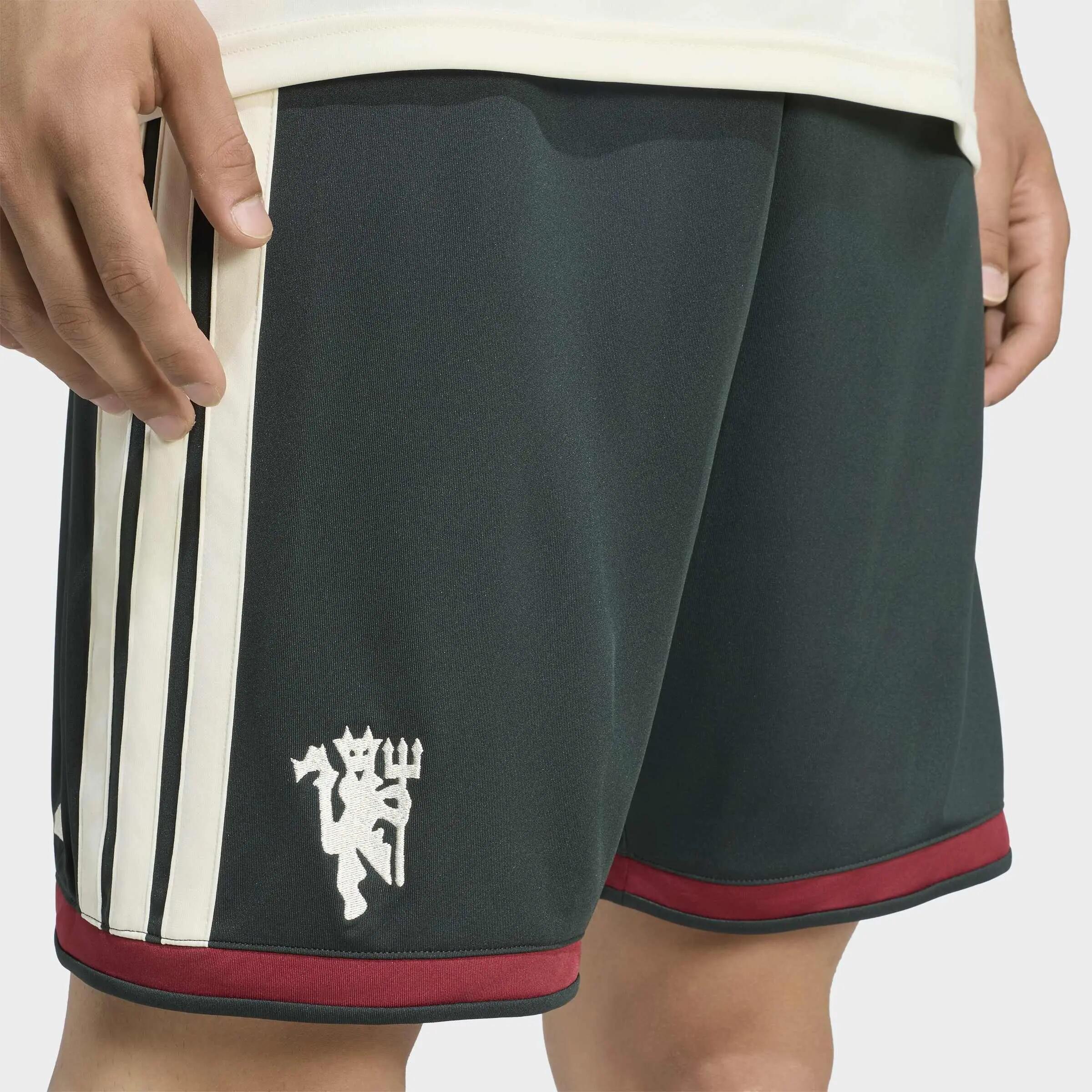 Manchester United 26/27 Ausweichshorts 4/9