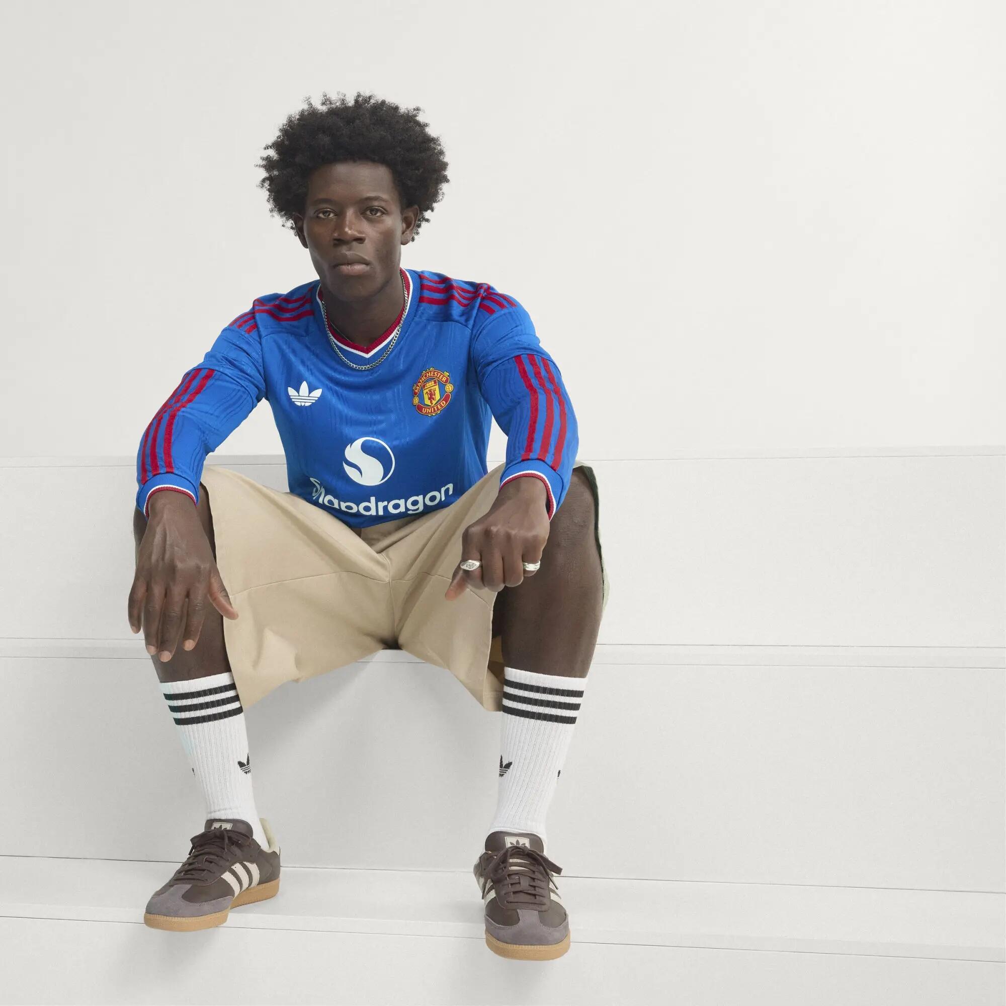 Koszulka wyjazdowa z długim rękawem Manchester United 26/27 Authentic 12/15