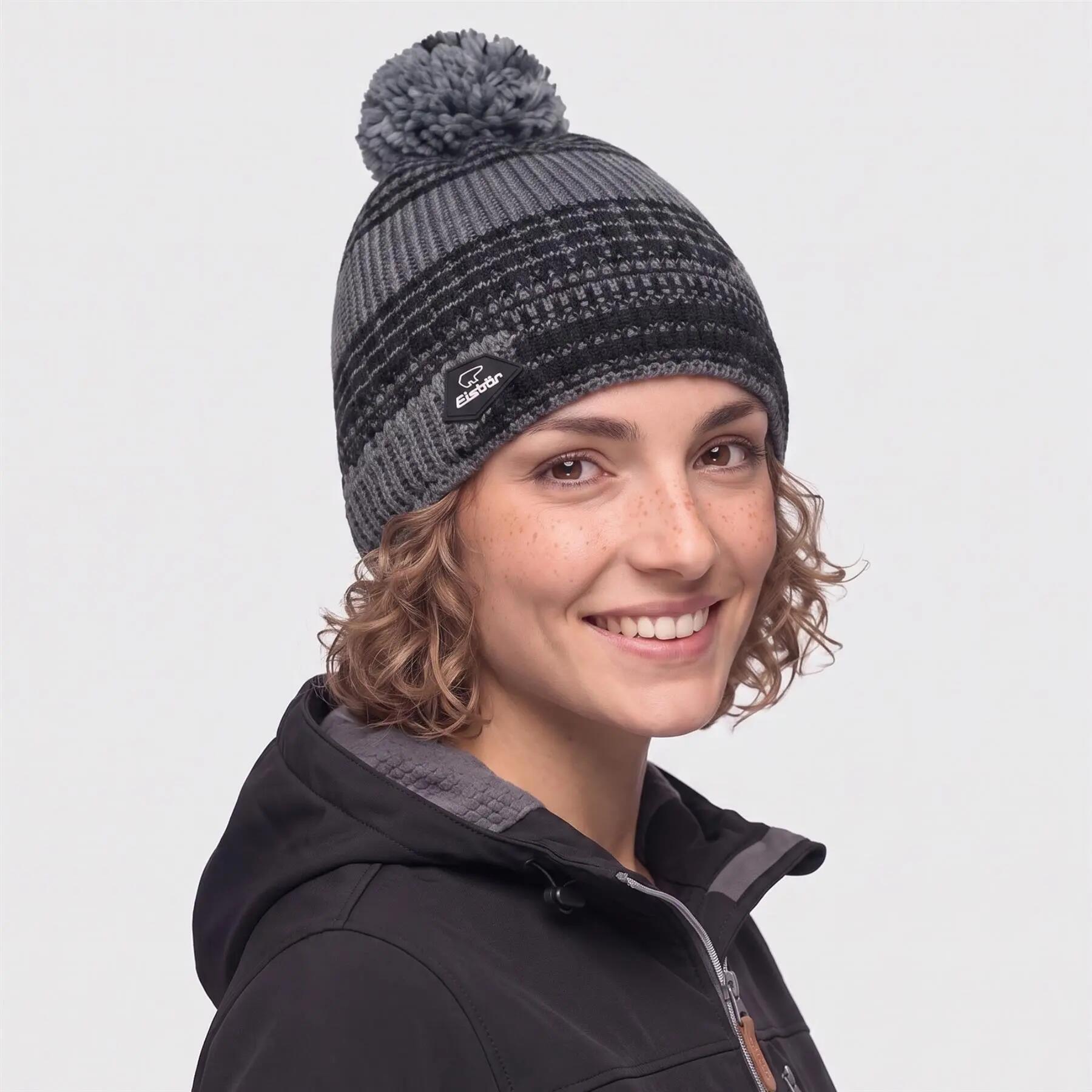 Eisbär Nona Oversize Pompon Mütze 7/8