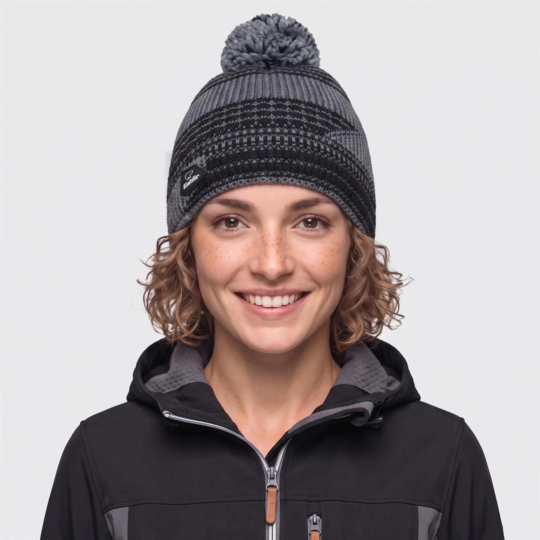 Eisbär Nona Oversize Pompon Mütze 6/8