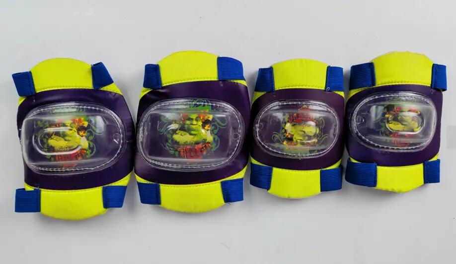 Set protección infantil Shrek, casco, coderas y rodilleras 7/7