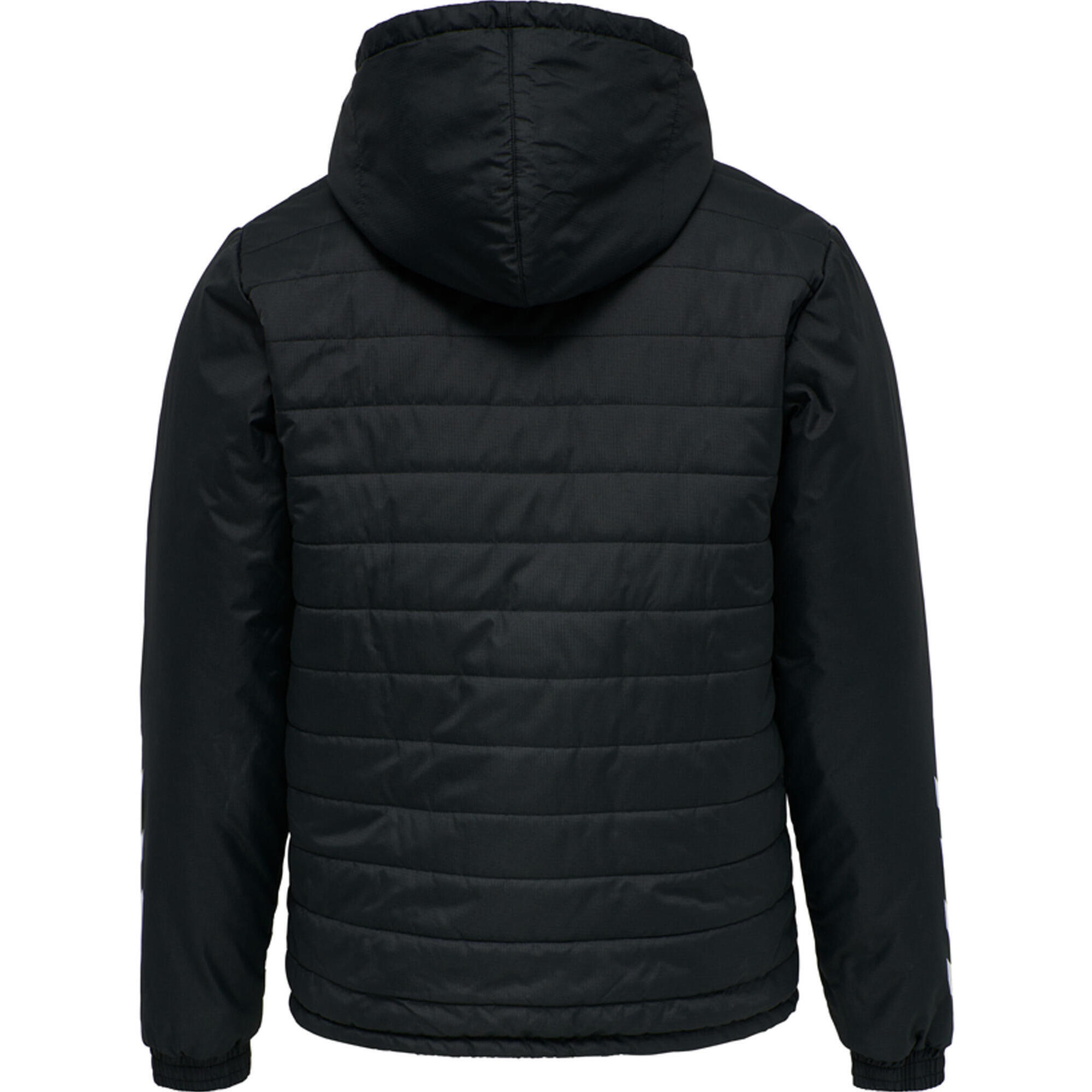 Short bench jacket for men, great for football, in black 2/5