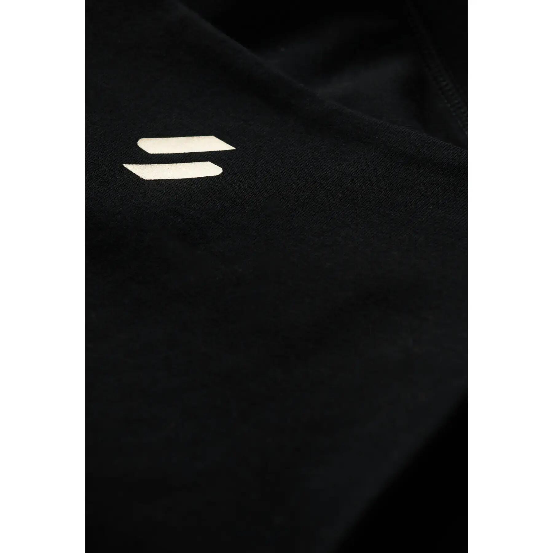 Haut de sport avec logo 6/6