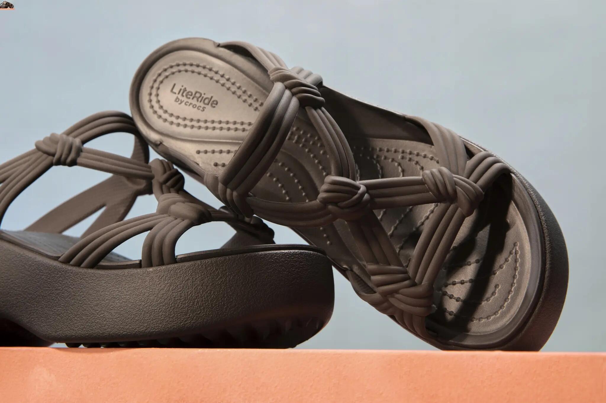 Crocs Damskie Szandál Brooklyn Knot Sky Sandal 9/10