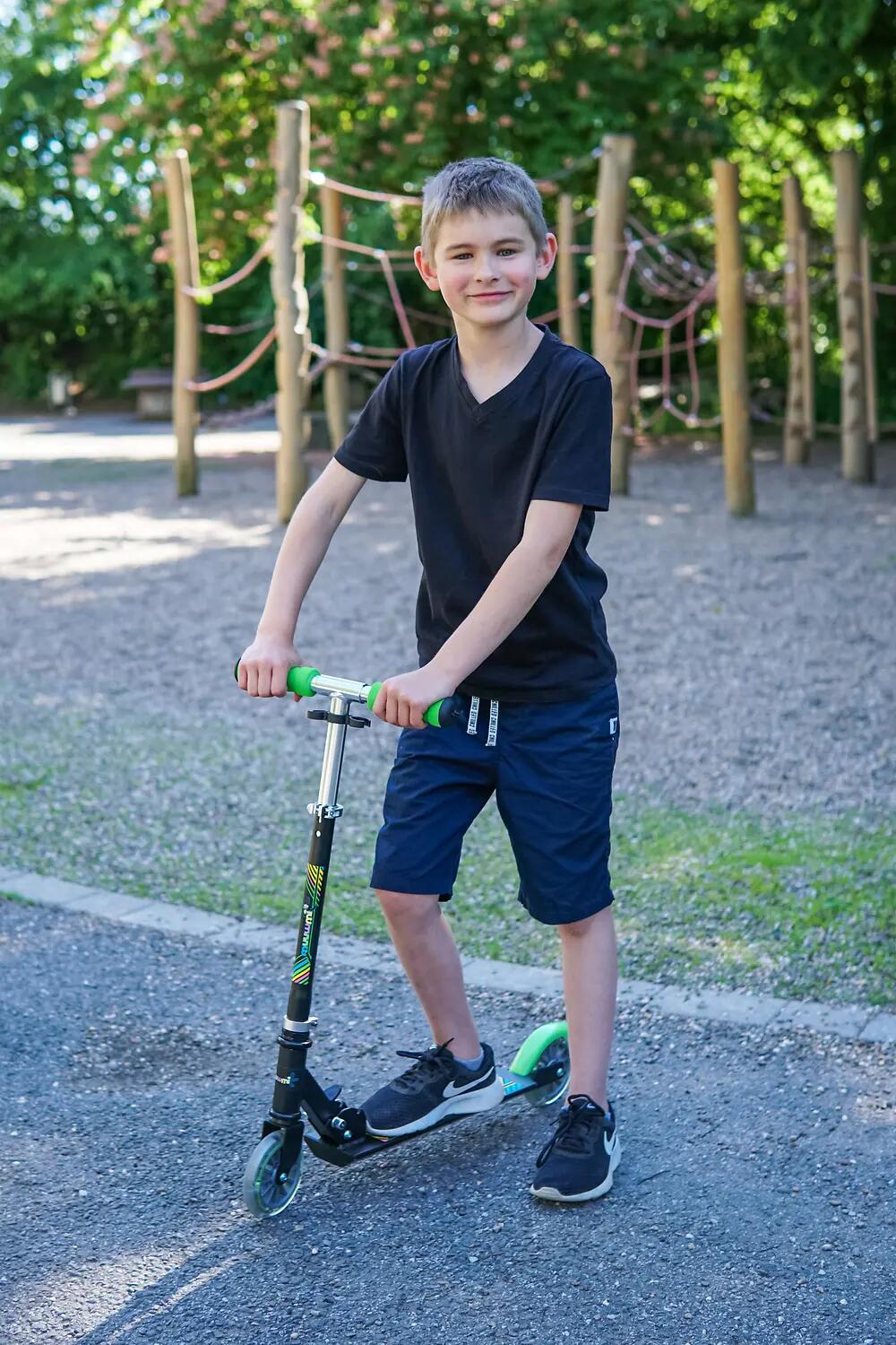 muuwmi Kickscooter 125 mm black-green 13/14