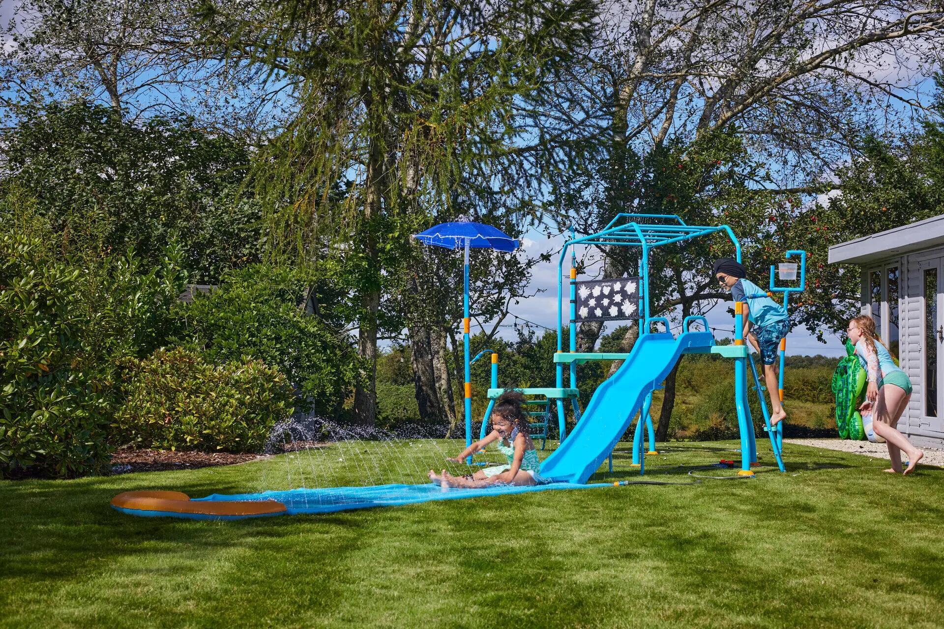 Plum: Water Park Vizes - Kerti játszótér ügyességi pályával 12/14