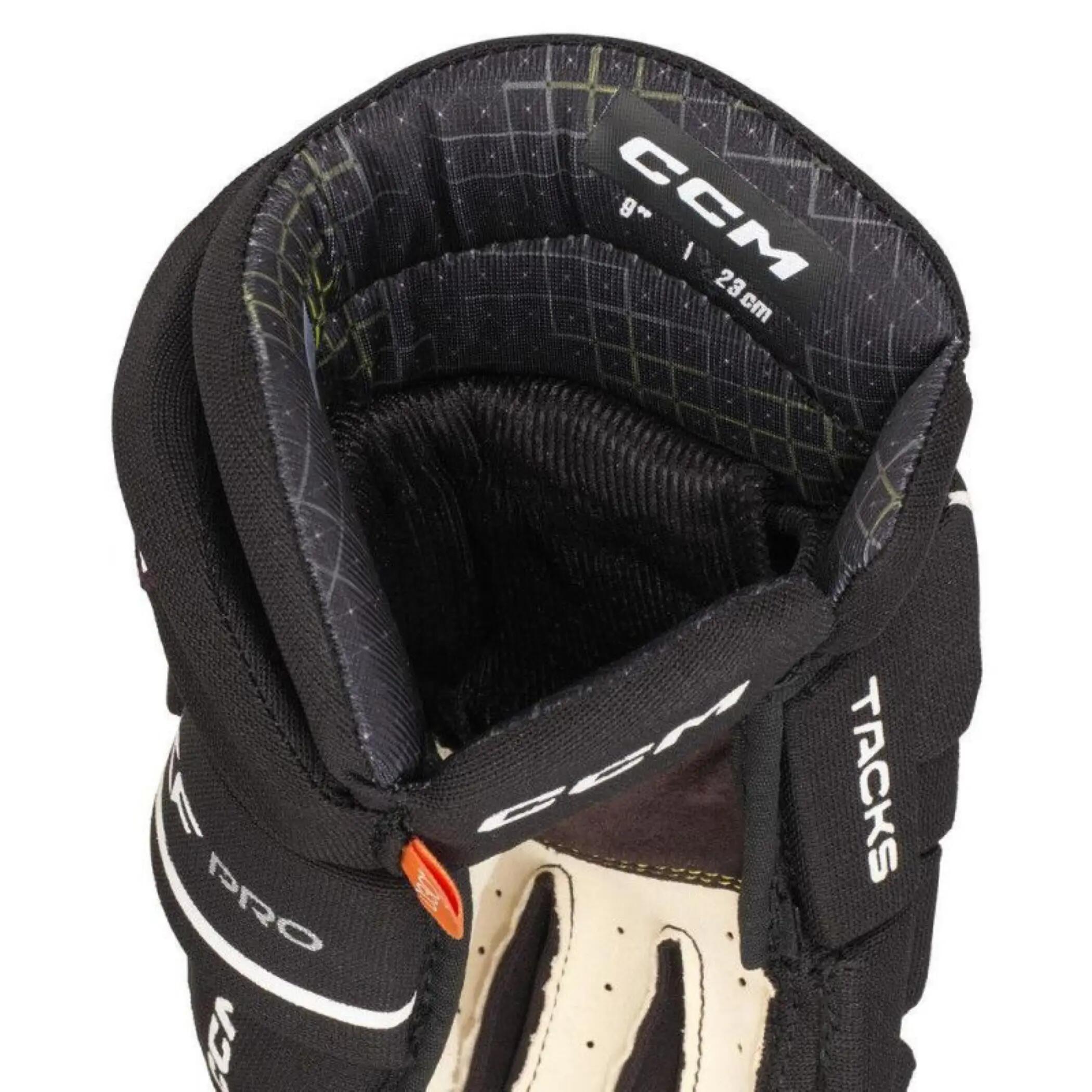 Rękawice hokejowe CCM Tacks XF Pro Senior BKWH 4/5