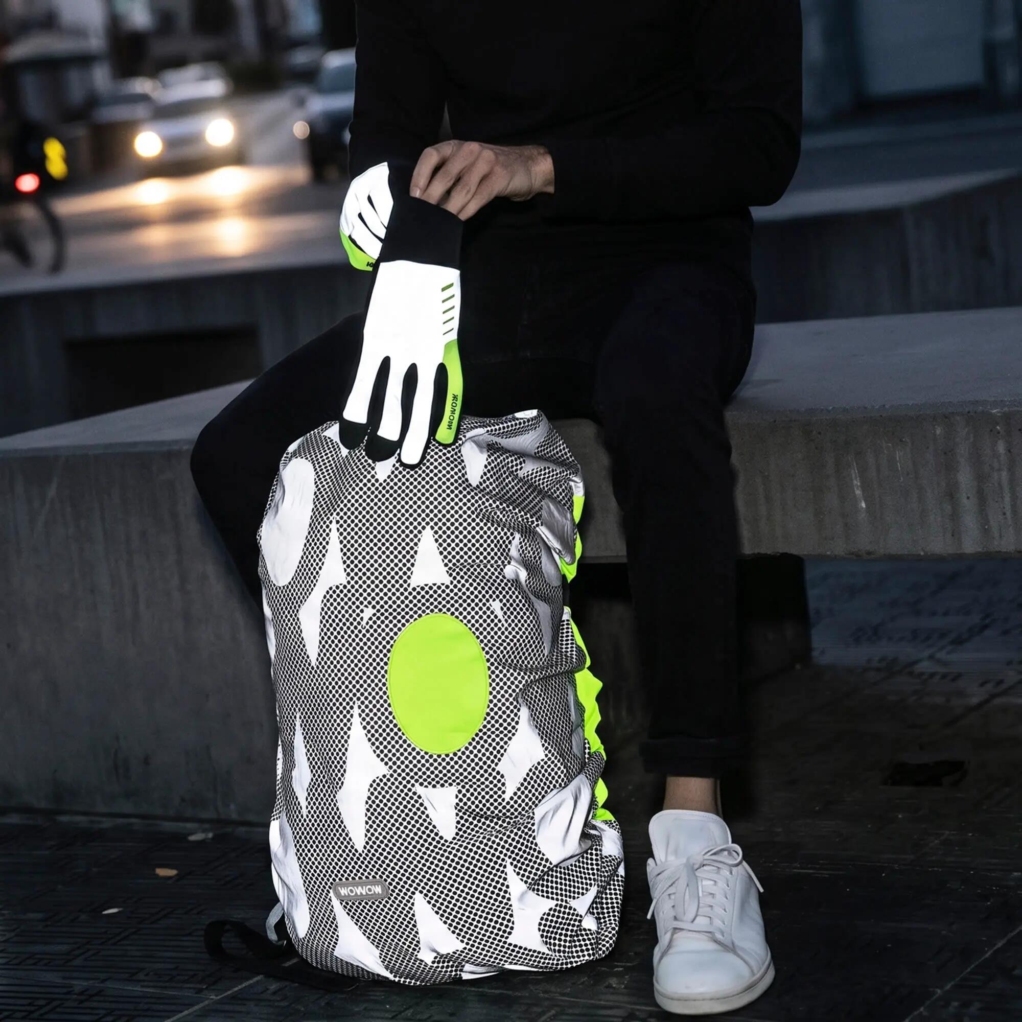 WOWOW - Housse Sac à Dos Chipka Verte Entièrement Réfléchissante 30-35L 5/5