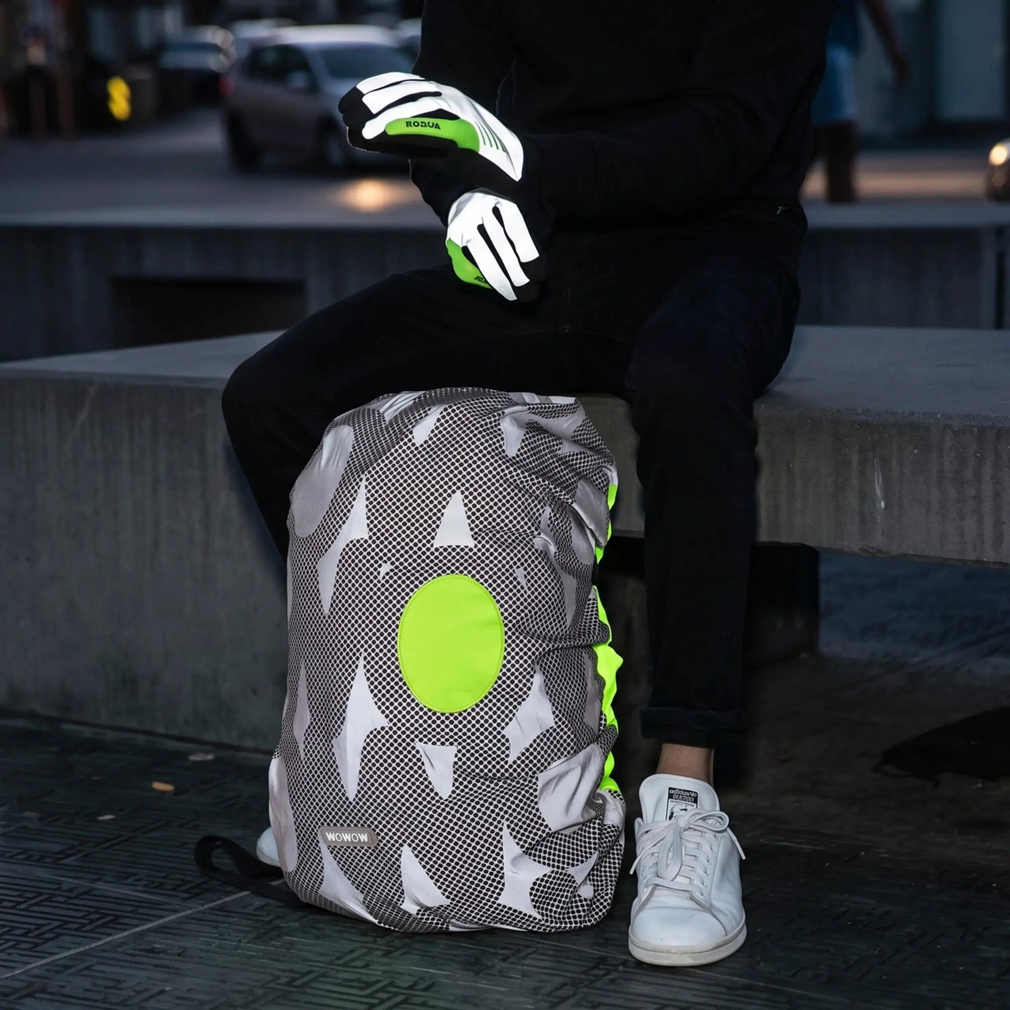 WOWOW - Housse Sac à Dos Chipka Verte Entièrement Réfléchissante 30-35L 3/5