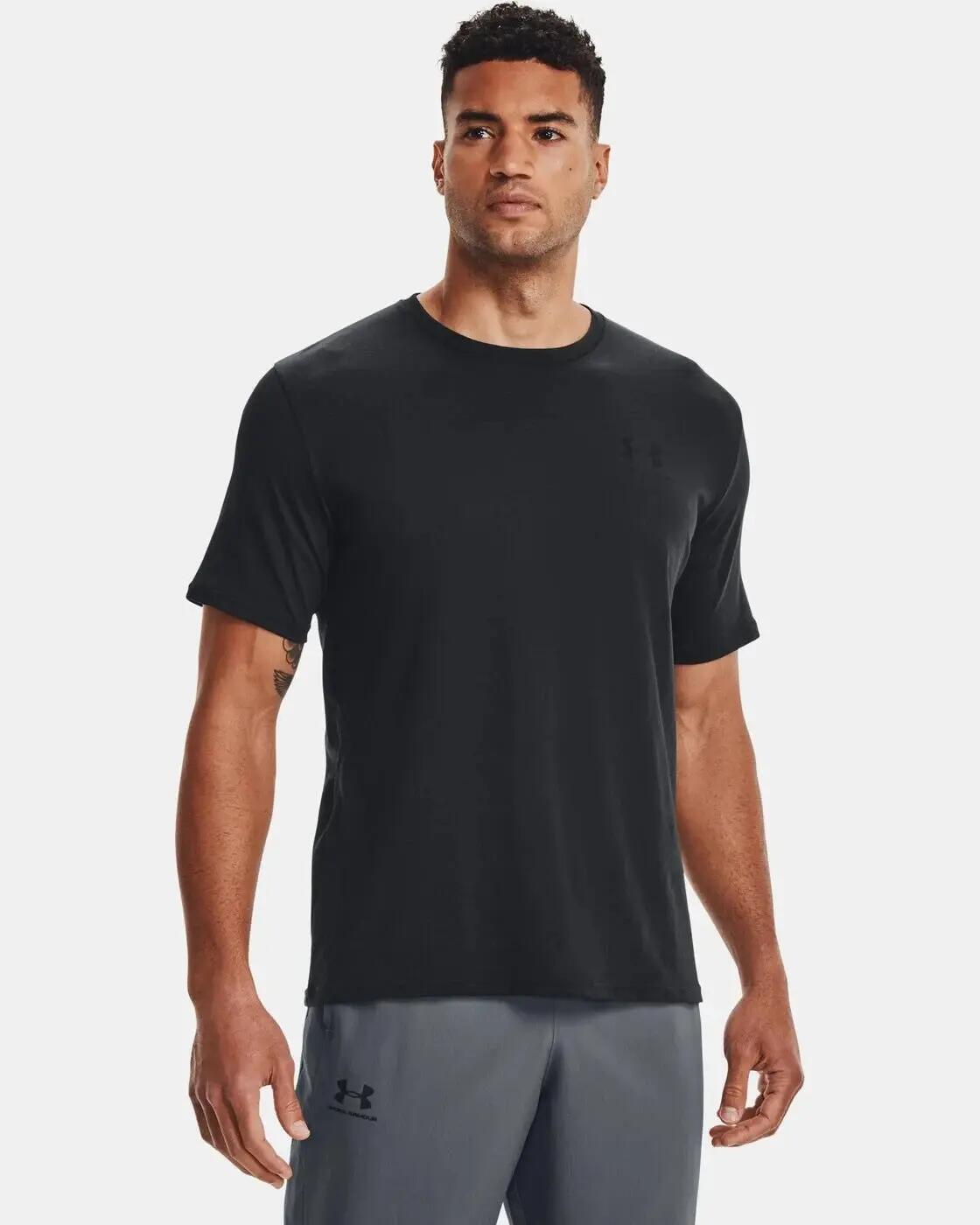 UNDER ARMOUR picture