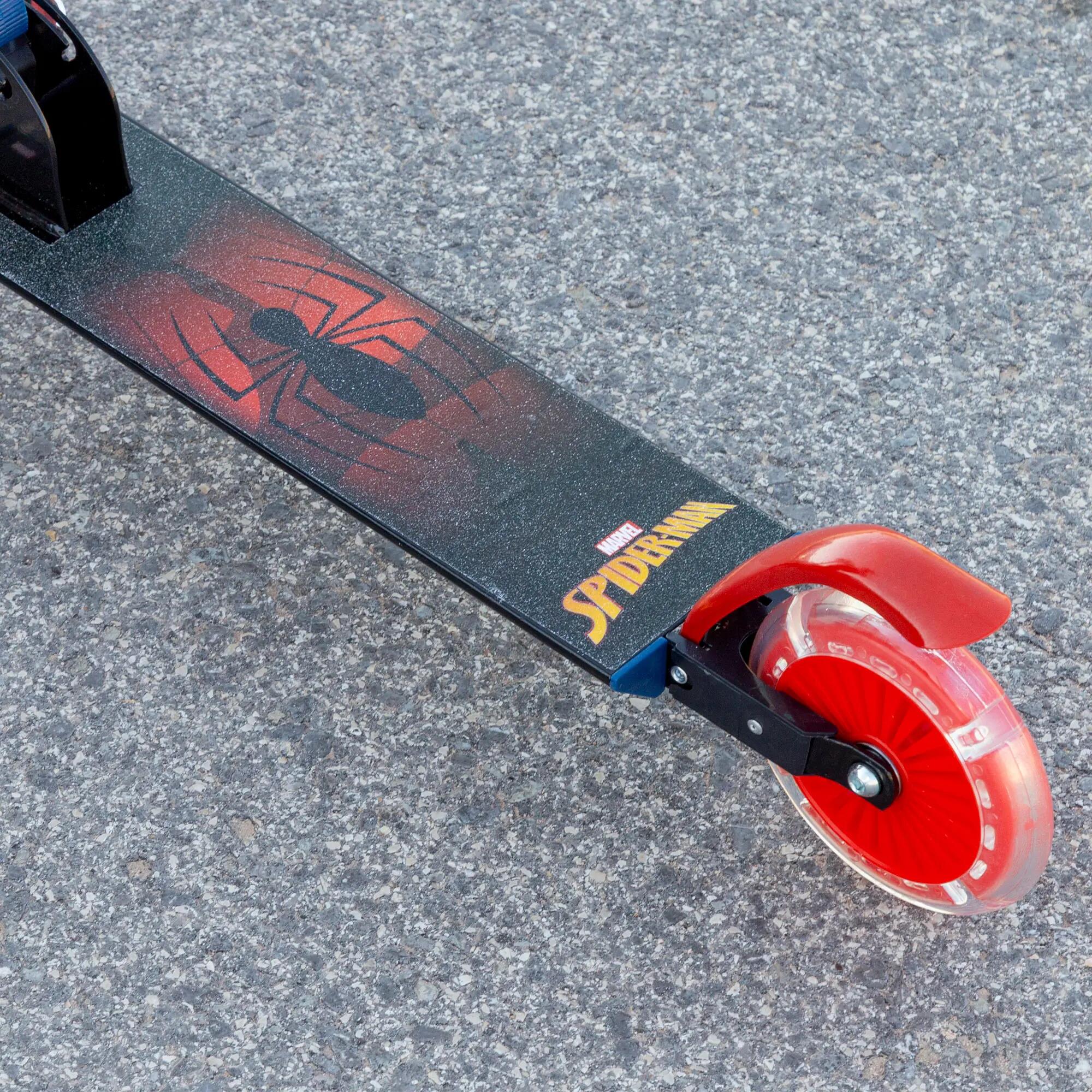 Spiderman Patinete dobrável com 2 rodas e luzes. 5/10