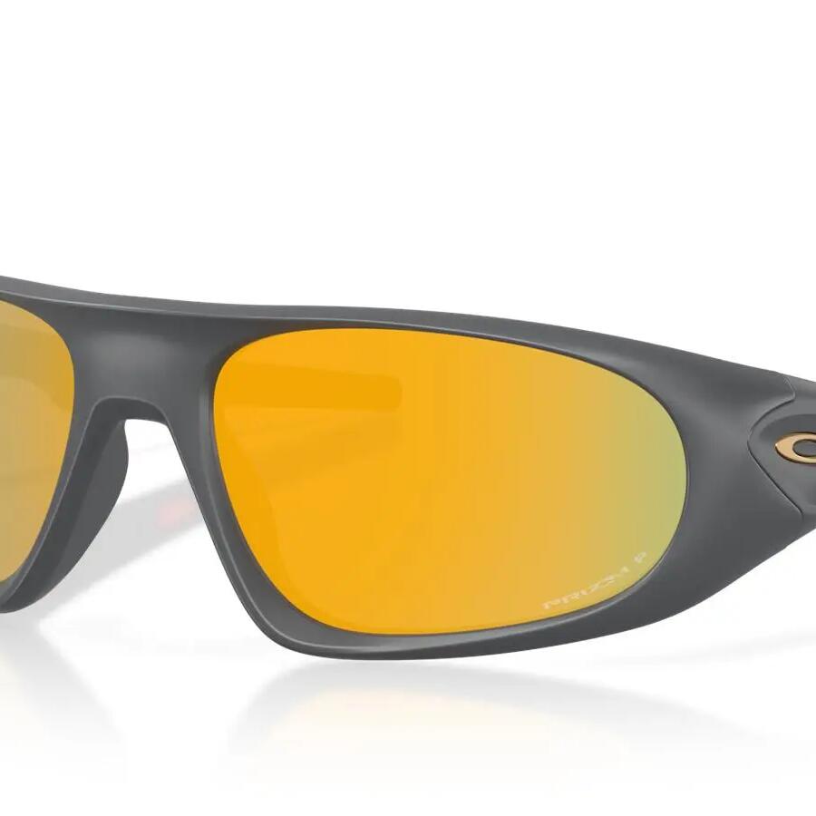 Спортни слънчеви очила Oakley за мъже