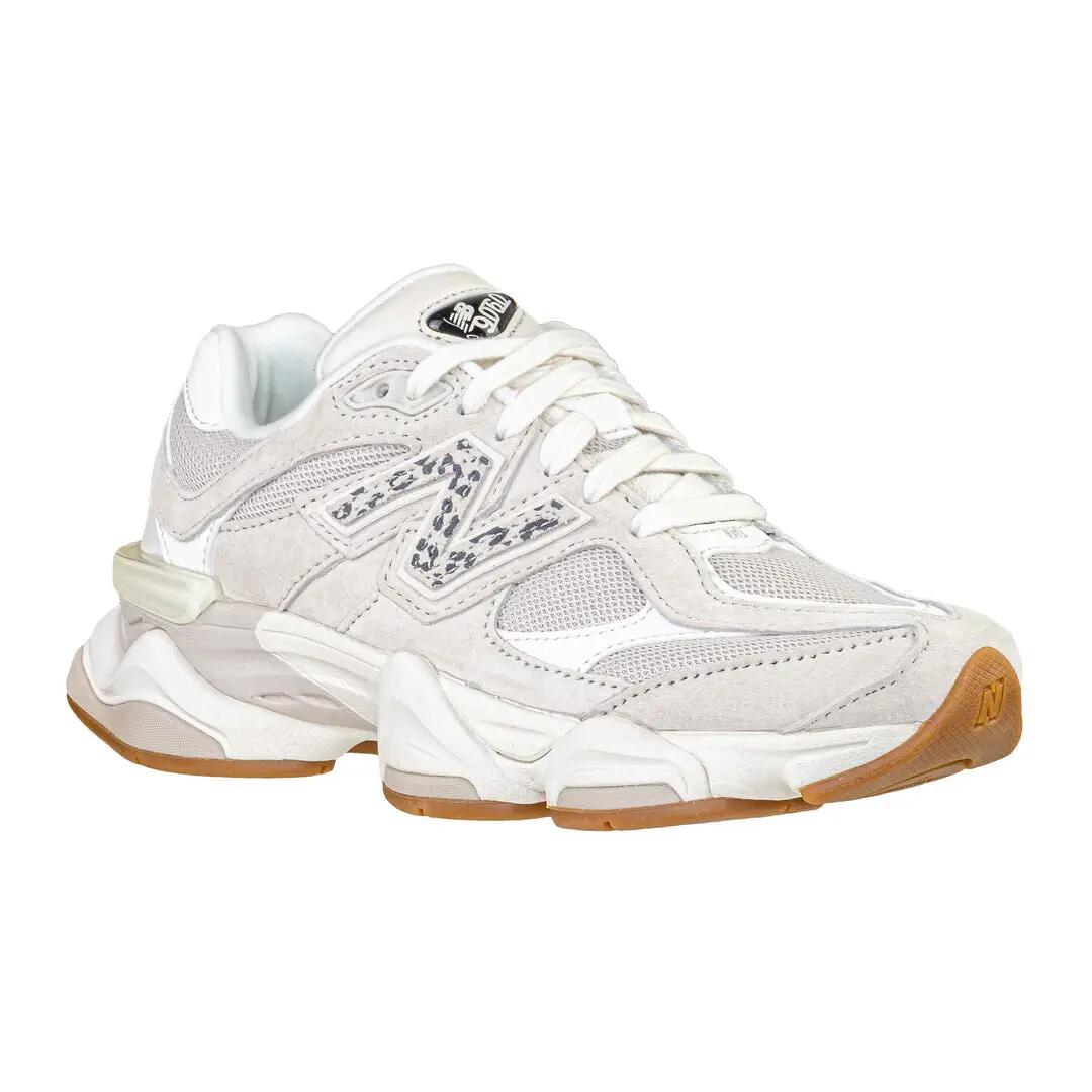 NEW BALANCE picture