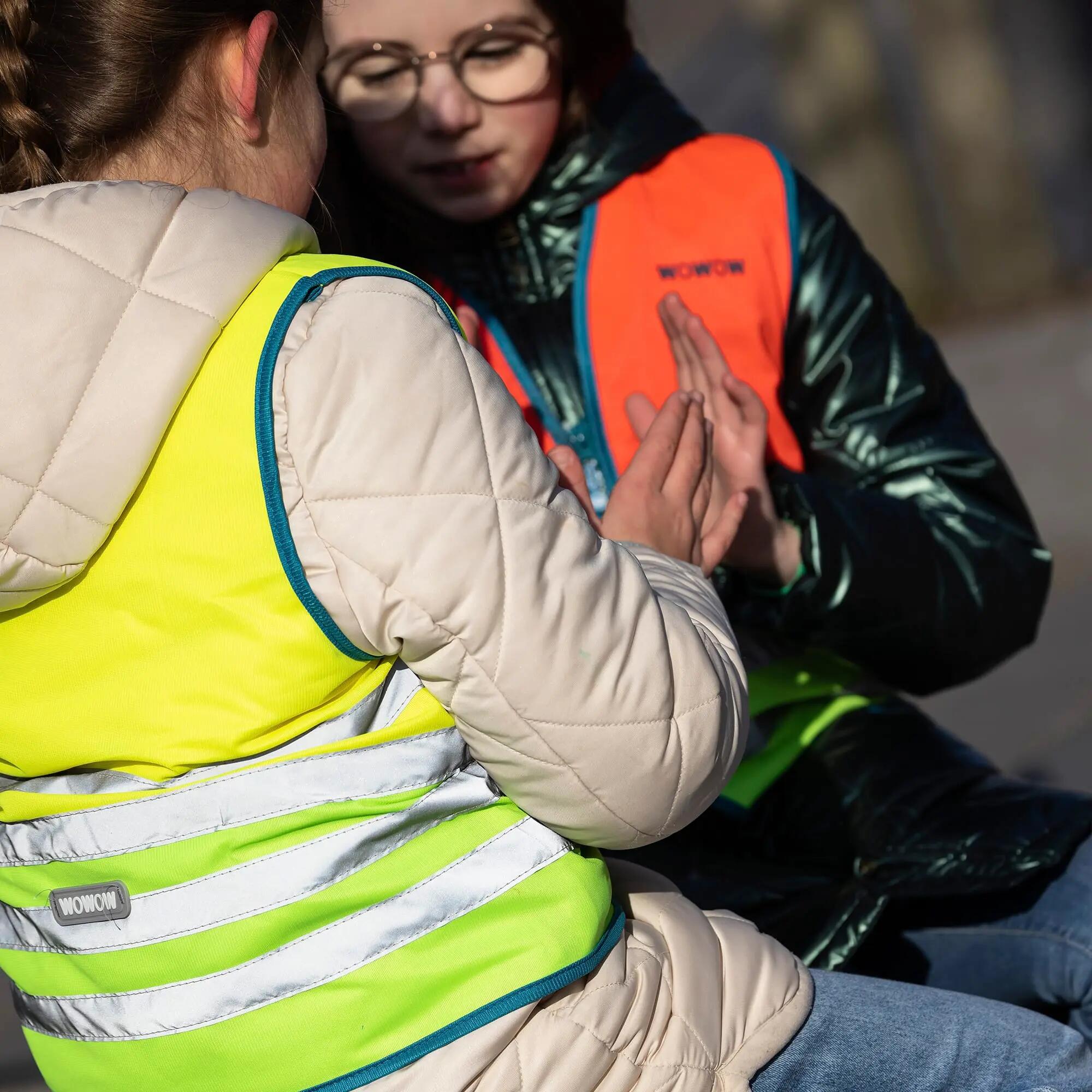WOWOW - Kinder 3er Pack Reflektierende Warnwesten Grün Rot Gelb 5/5