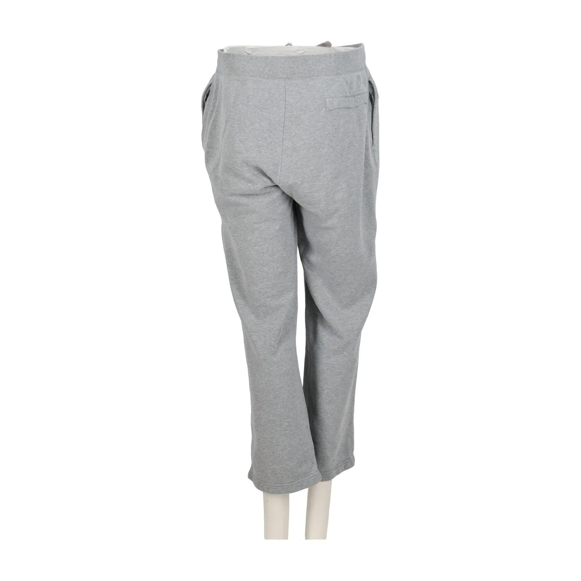 Segunda Vida - Jogging hombre Swoosh bordado gris - Excelente 2/13