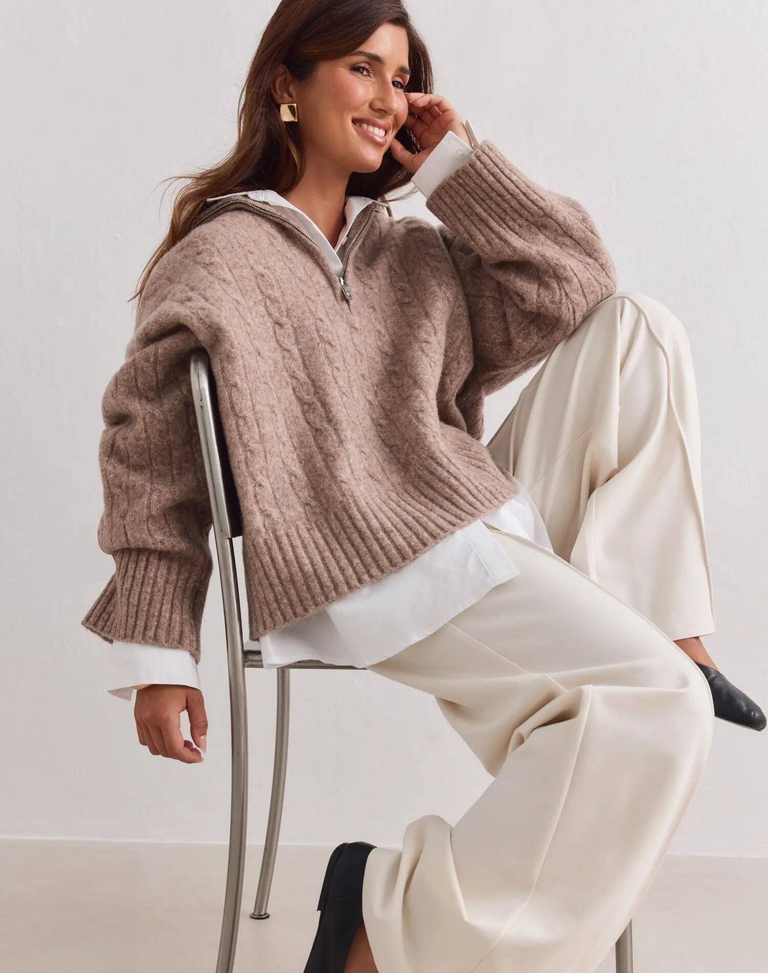 Donna Felpa Oversize in Maglia a Trecce con Mezza Cerniera Nocciola 6/7