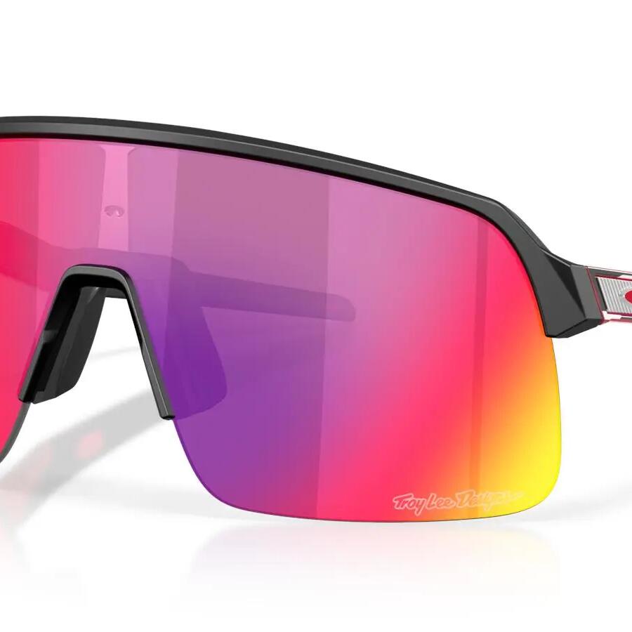 Спортни слънчеви очила Oakley за мъже