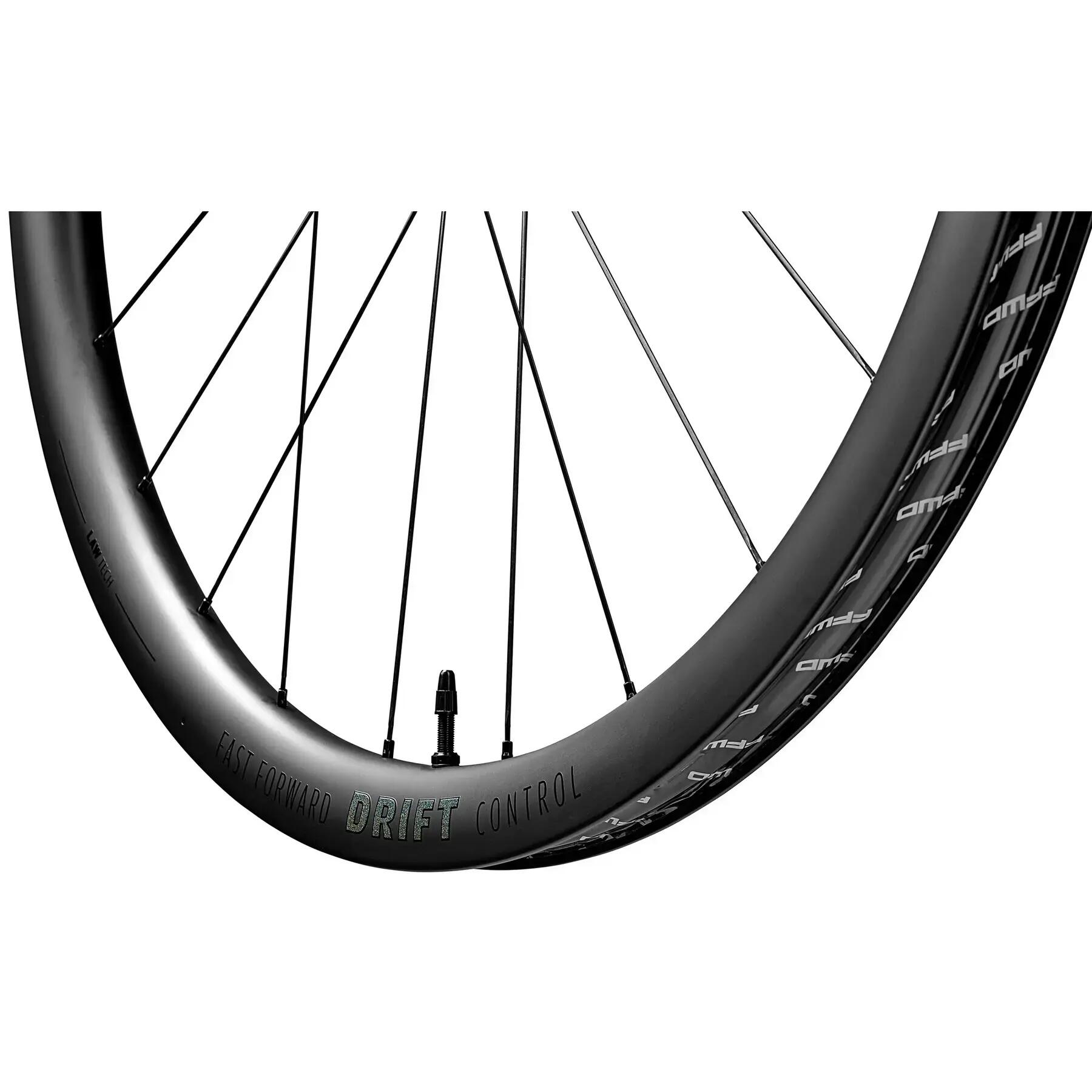 Páros kerekek FFWD Drift Control - TLR Disque - DT240 / Shimano 7/7