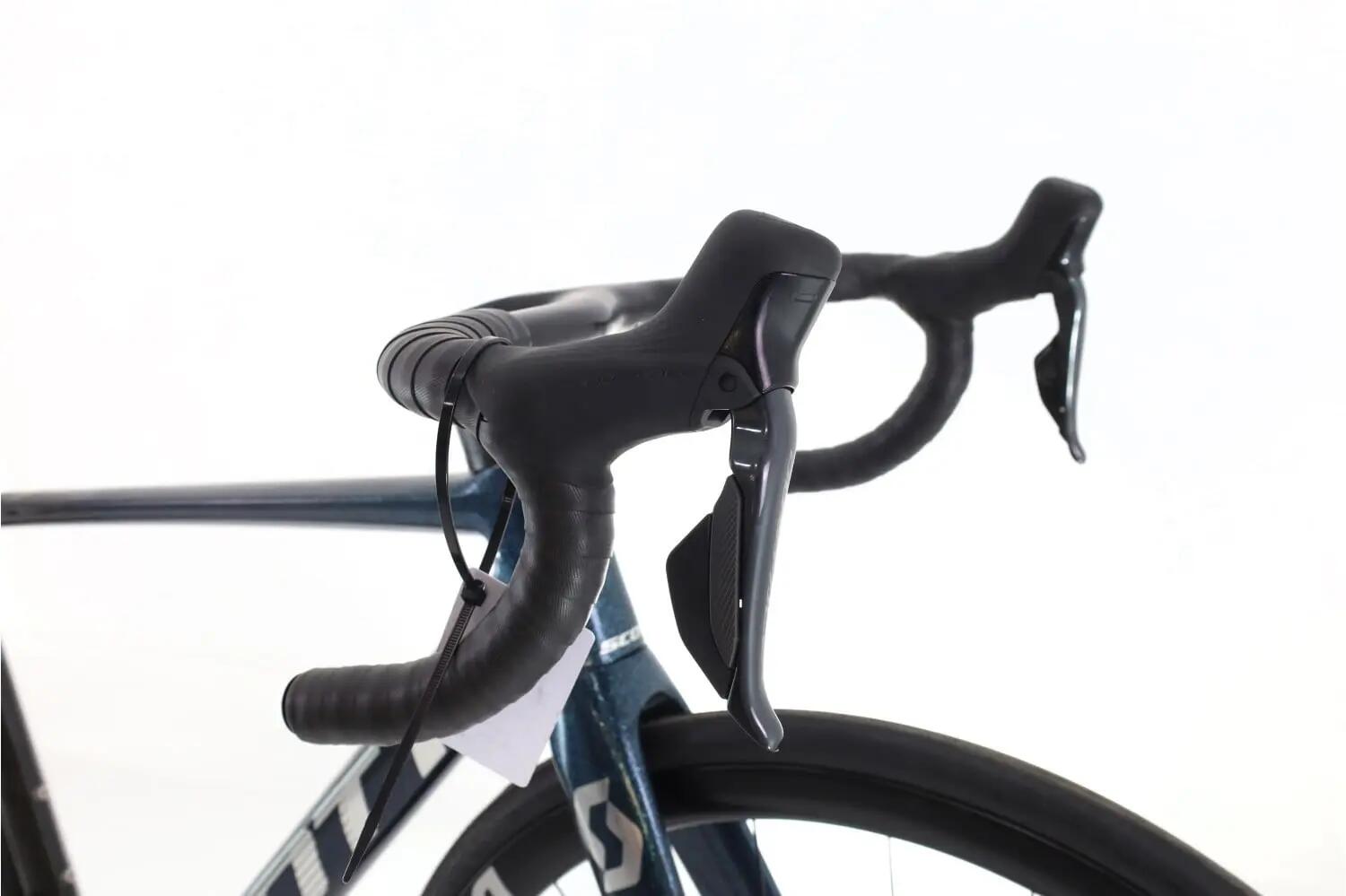 Refurbished Rennrad ·  Addict Pro Di2 12V · Sehr guter Zustand 6/8